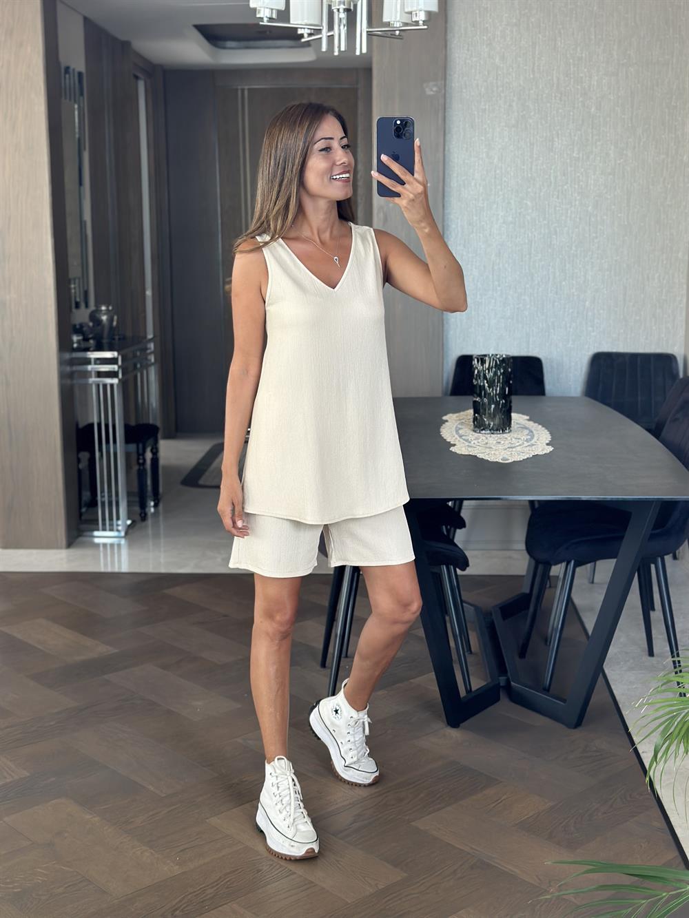 Bej Sıfır Kol V Yaka Bluz Şort Kadın İkili Takım