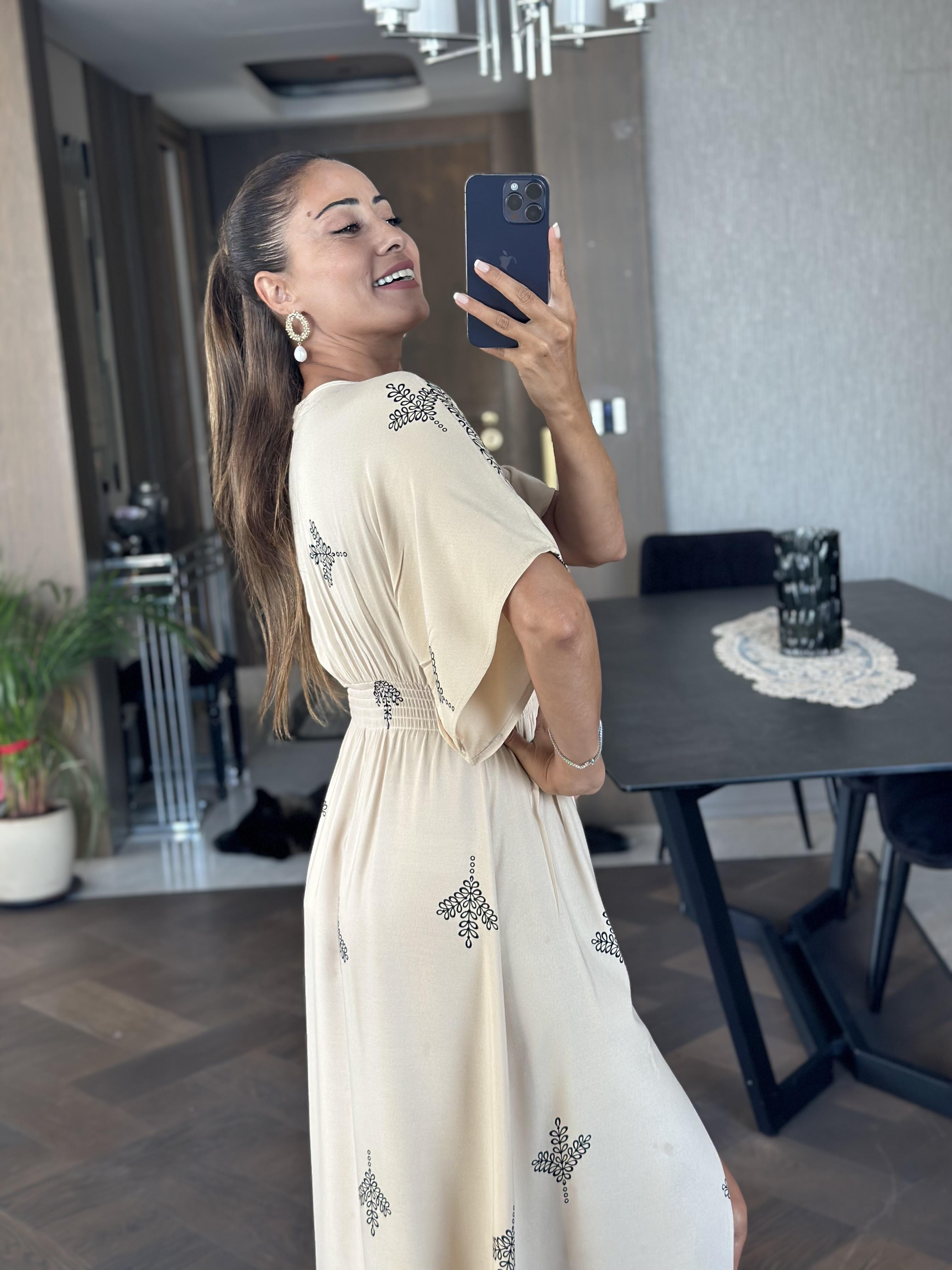 Bej Siyah Desenli Beli Lastikli Önü Yırtmaçlı Midi Boy Viskon Kadın Elbise 