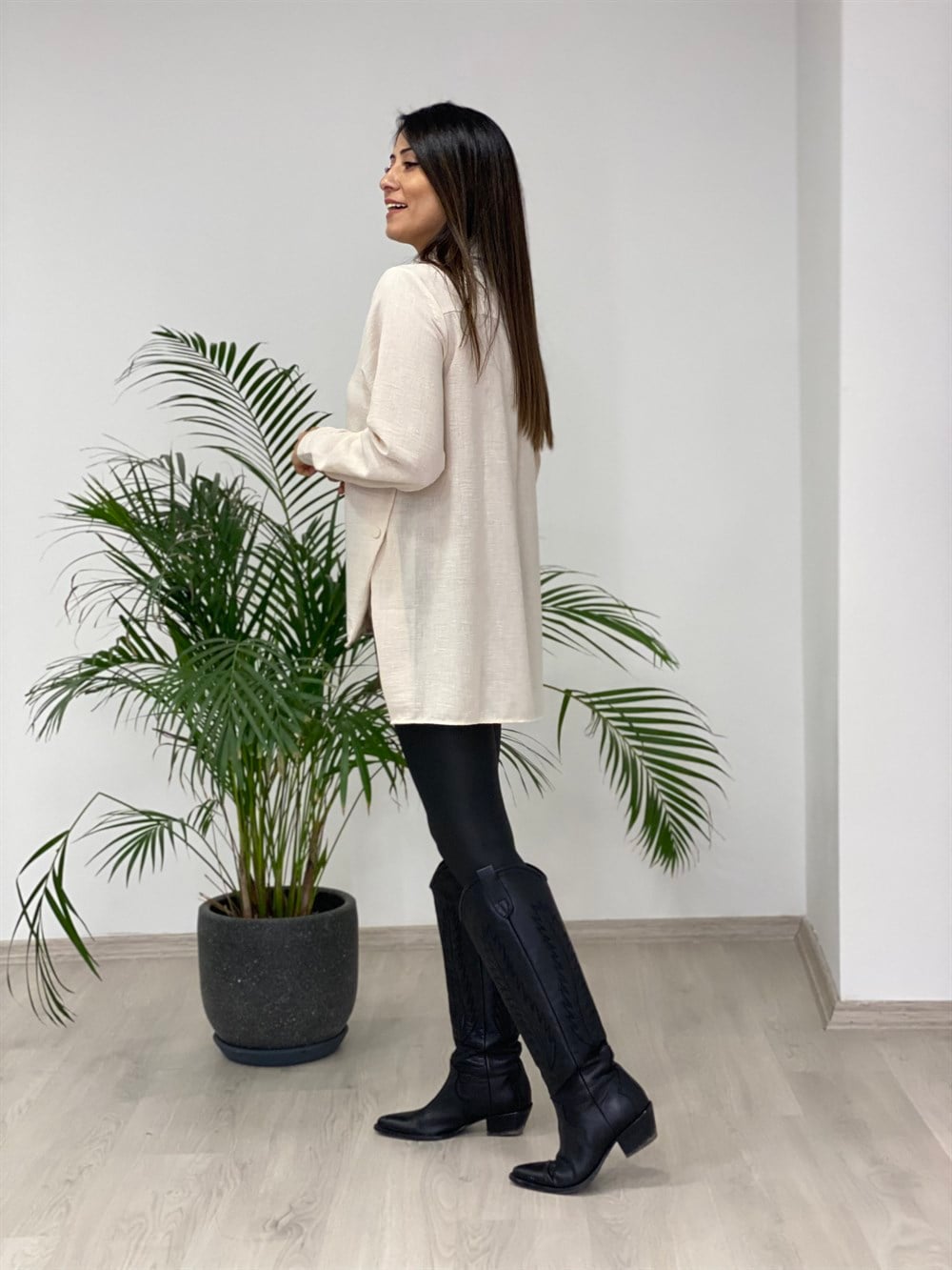 Bej Yanları Çıtçıt Düğmeli Keten Aerobin Kadın Gömlek