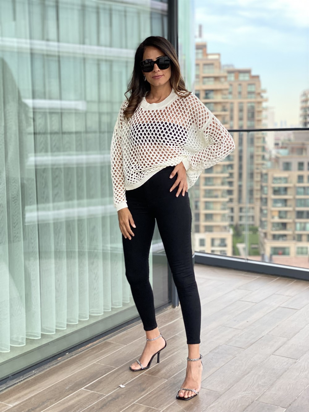 Beyaz Ajurlu Bisiklet Yaka Dekolteli Triko Bluz 