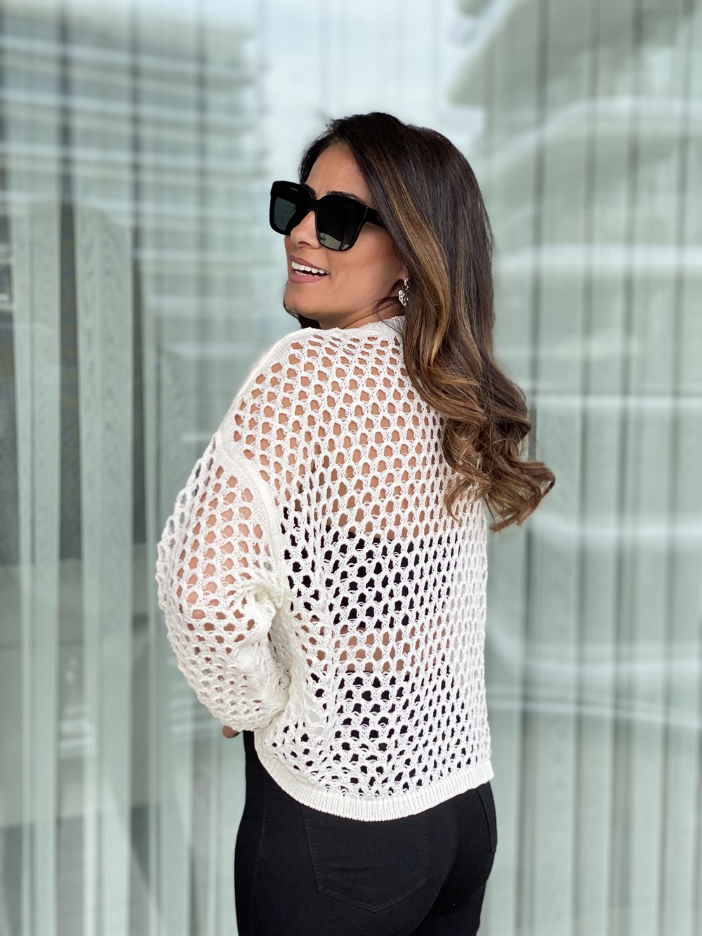 Beyaz Ajurlu Bisiklet Yaka Dekolteli Triko Bluz 