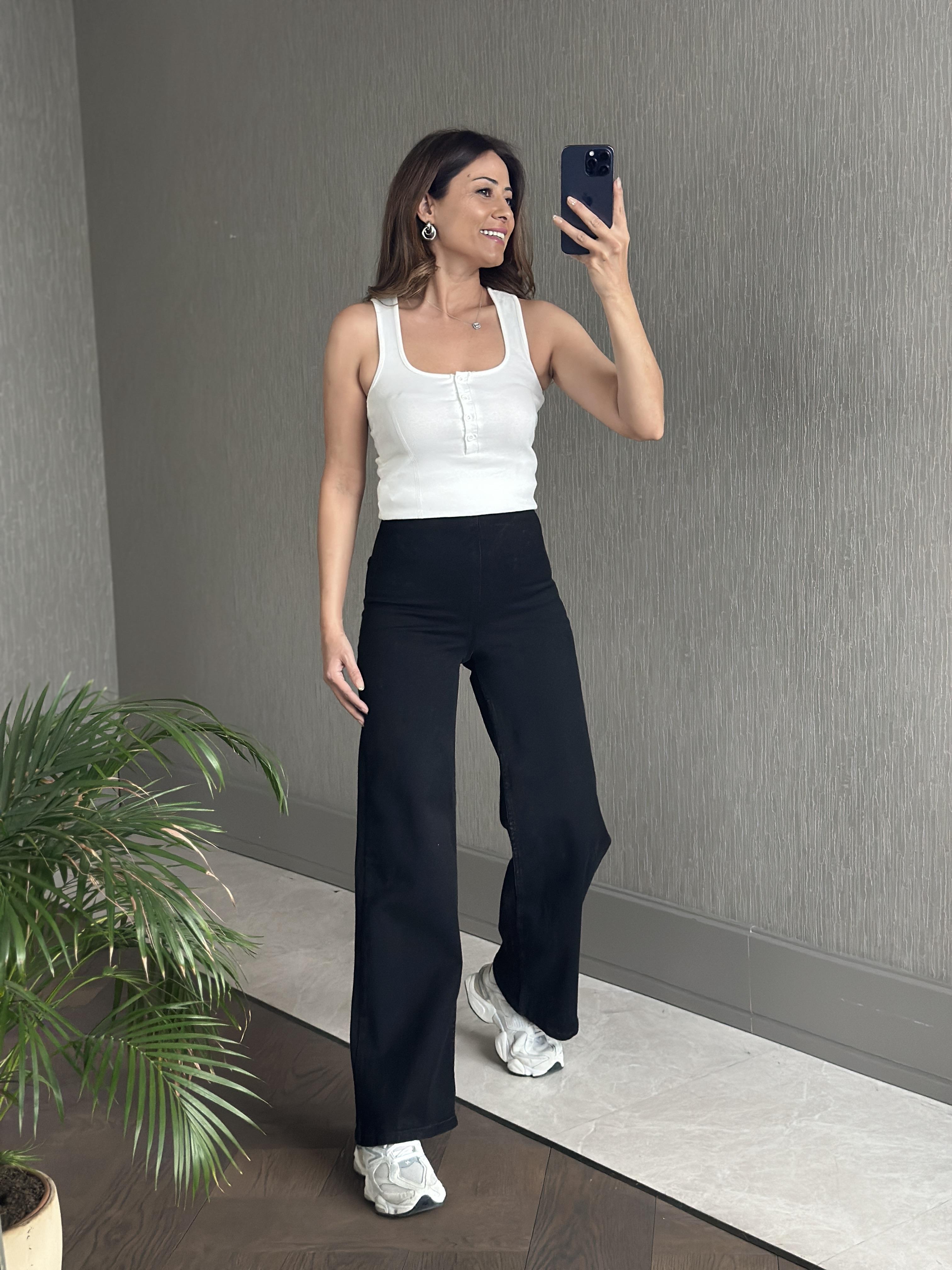 Beyaz Askılı Kare Yaka Düğmeli Kadın Body