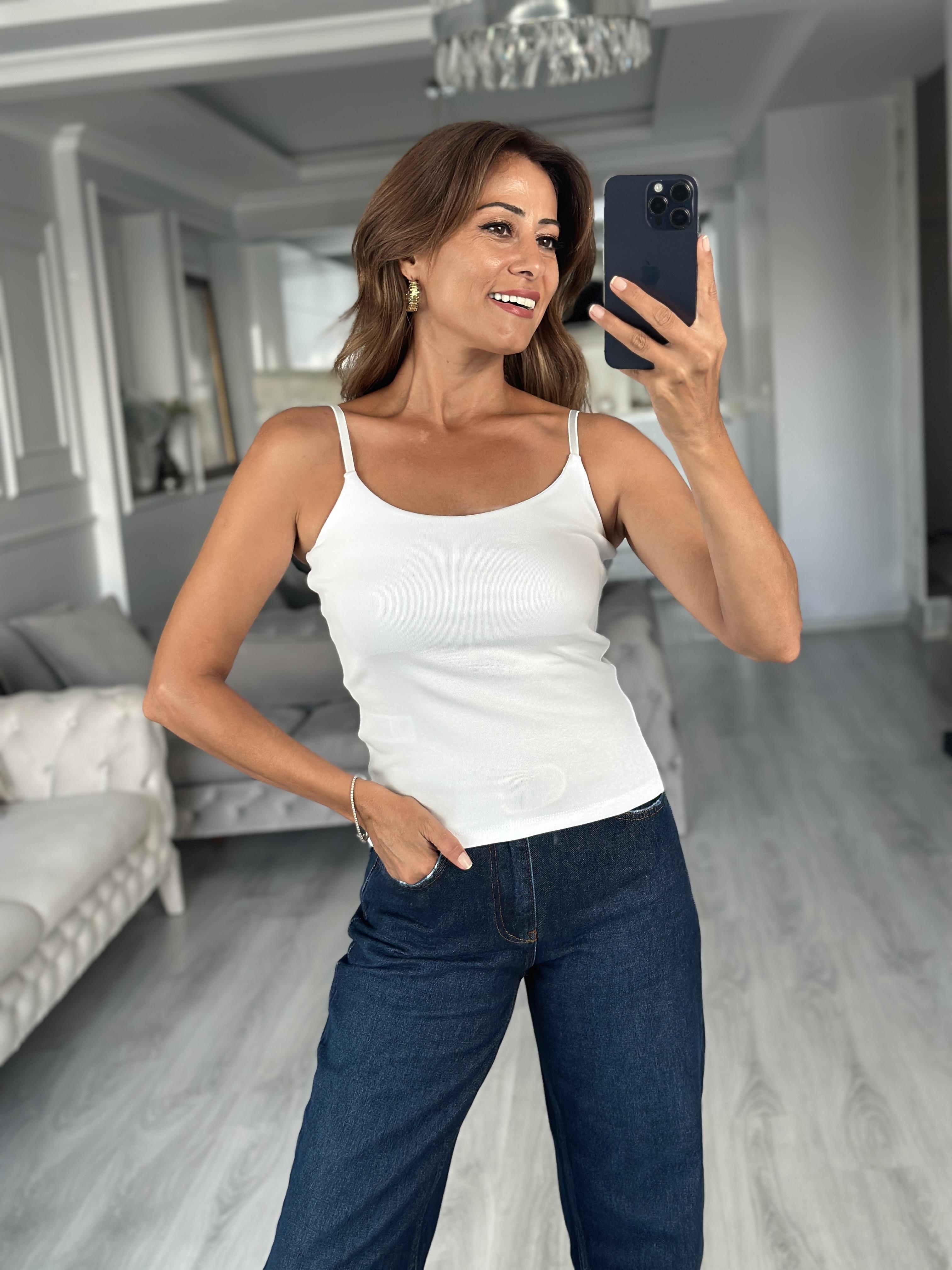 Beyaz Ayarlanabilir Askılı Kadın Atlet Body