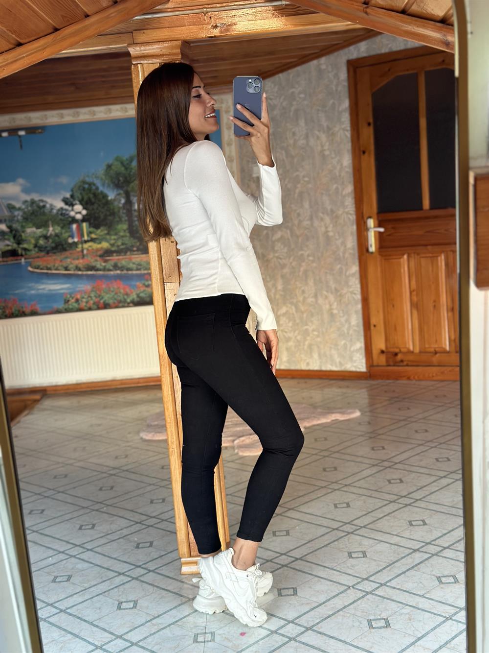 Beyaz Bisiklet Yaka Uzun Kol Dikiş Detay Kadın Bluz