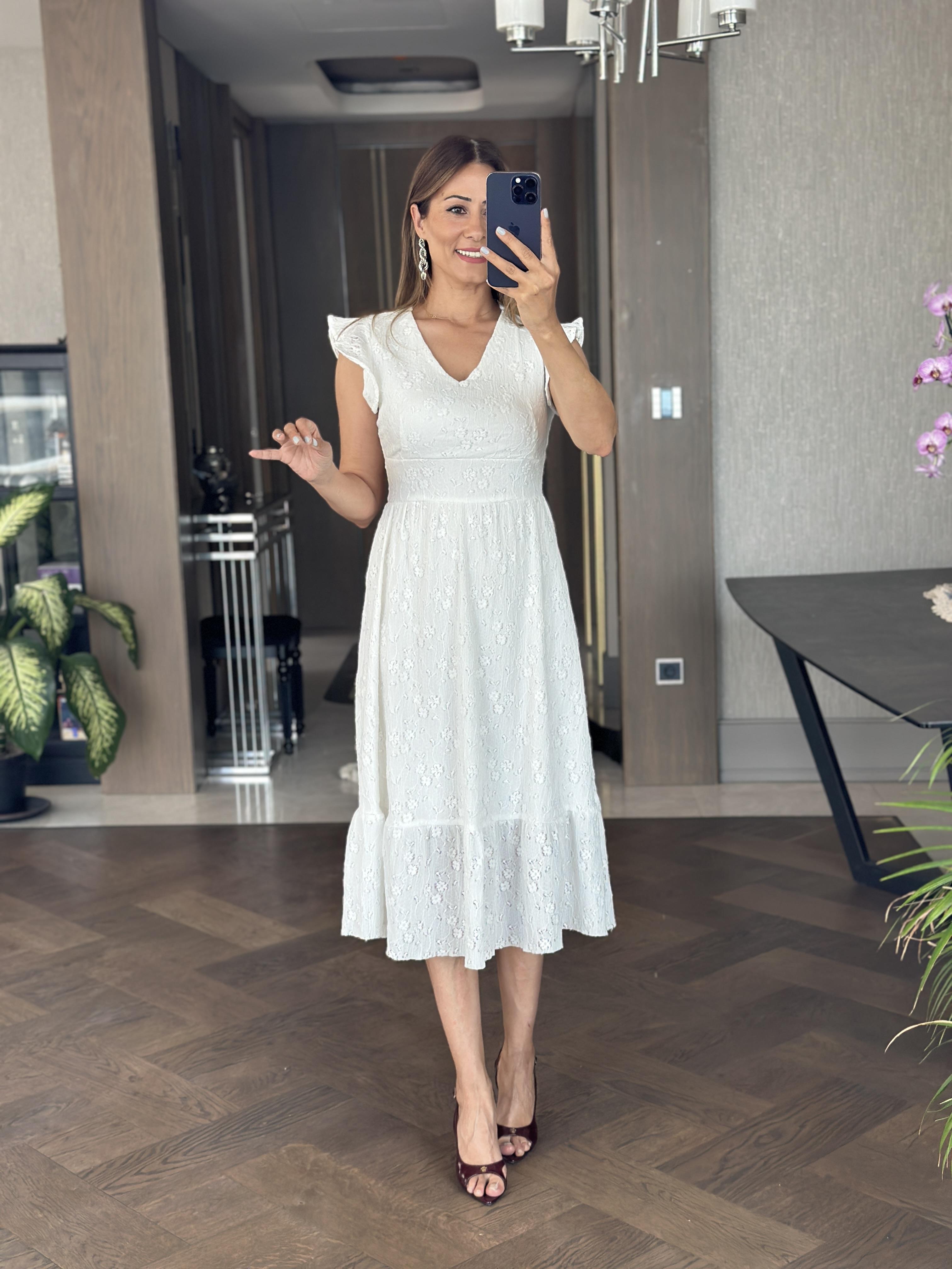 Beyaz Brode V Yaka Kolları Volanlı Kadın Elbise