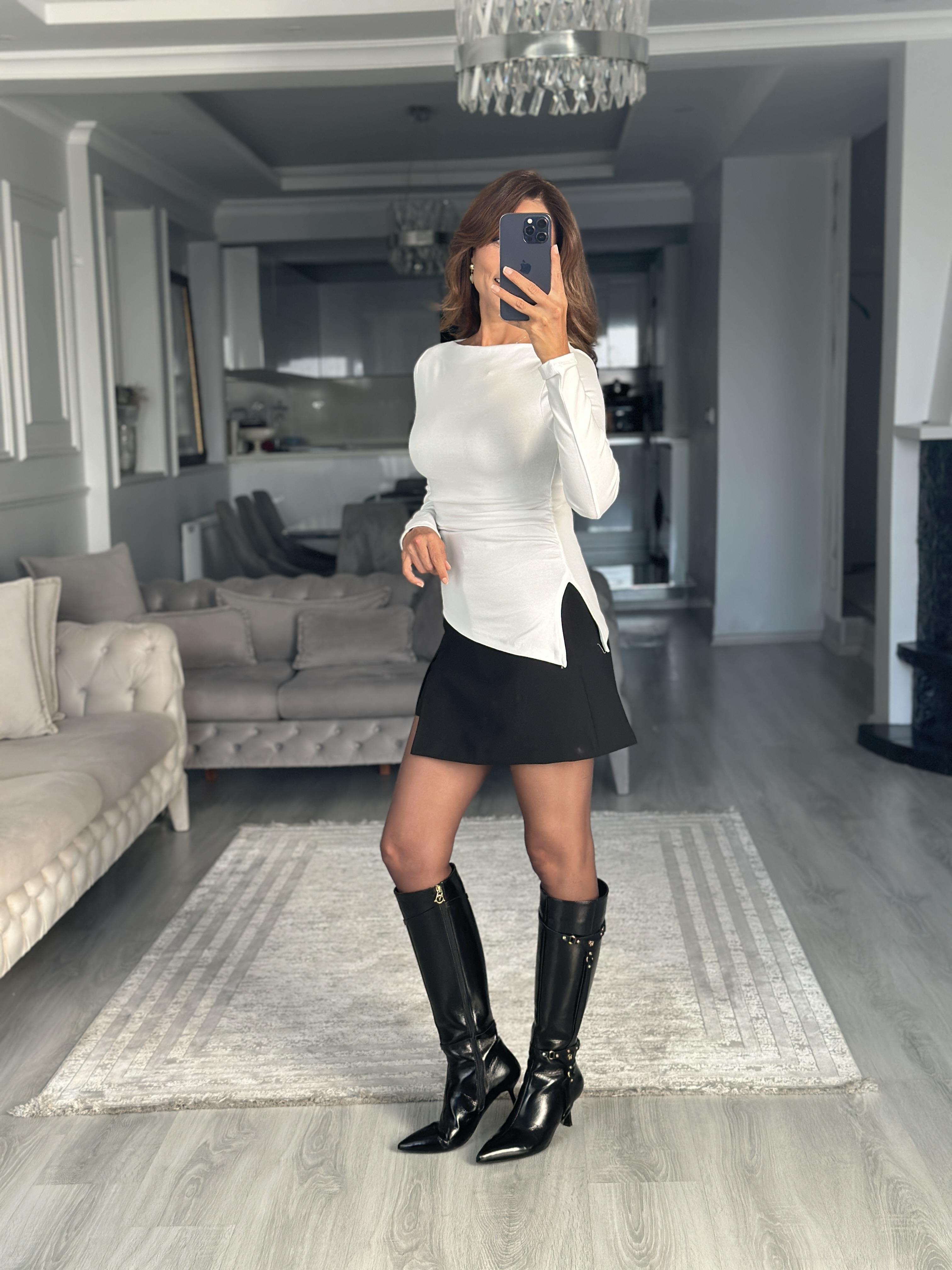 Beyaz Eteği Asimetrik Yırtmaçlı Kayık Yaka Uzun Kollu Kadın Bluz
