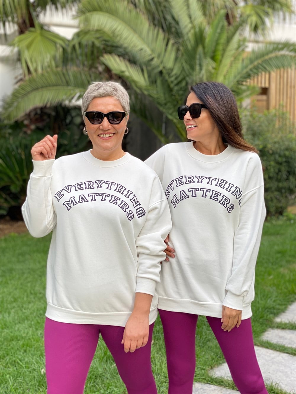 Beyaz Everything Bisiklet Yaka İki İplik Kadın Sweatshirt