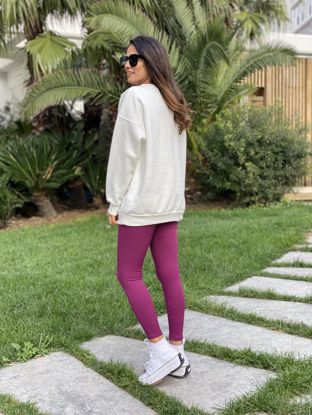 Beyaz Everything Bisiklet Yaka İki İplik Kadın Sweatshirt