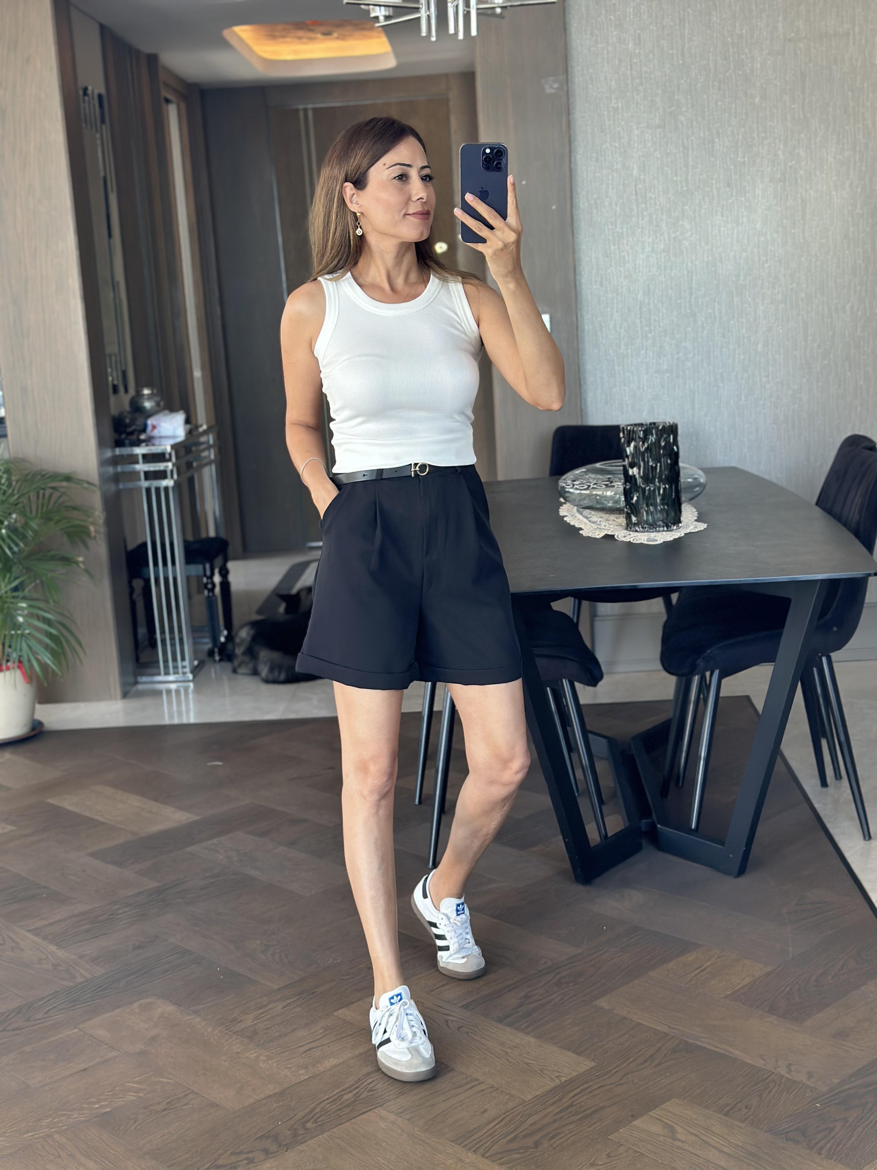 Beyaz Geniş Biyeli Halter Yaka Kadın Atlet