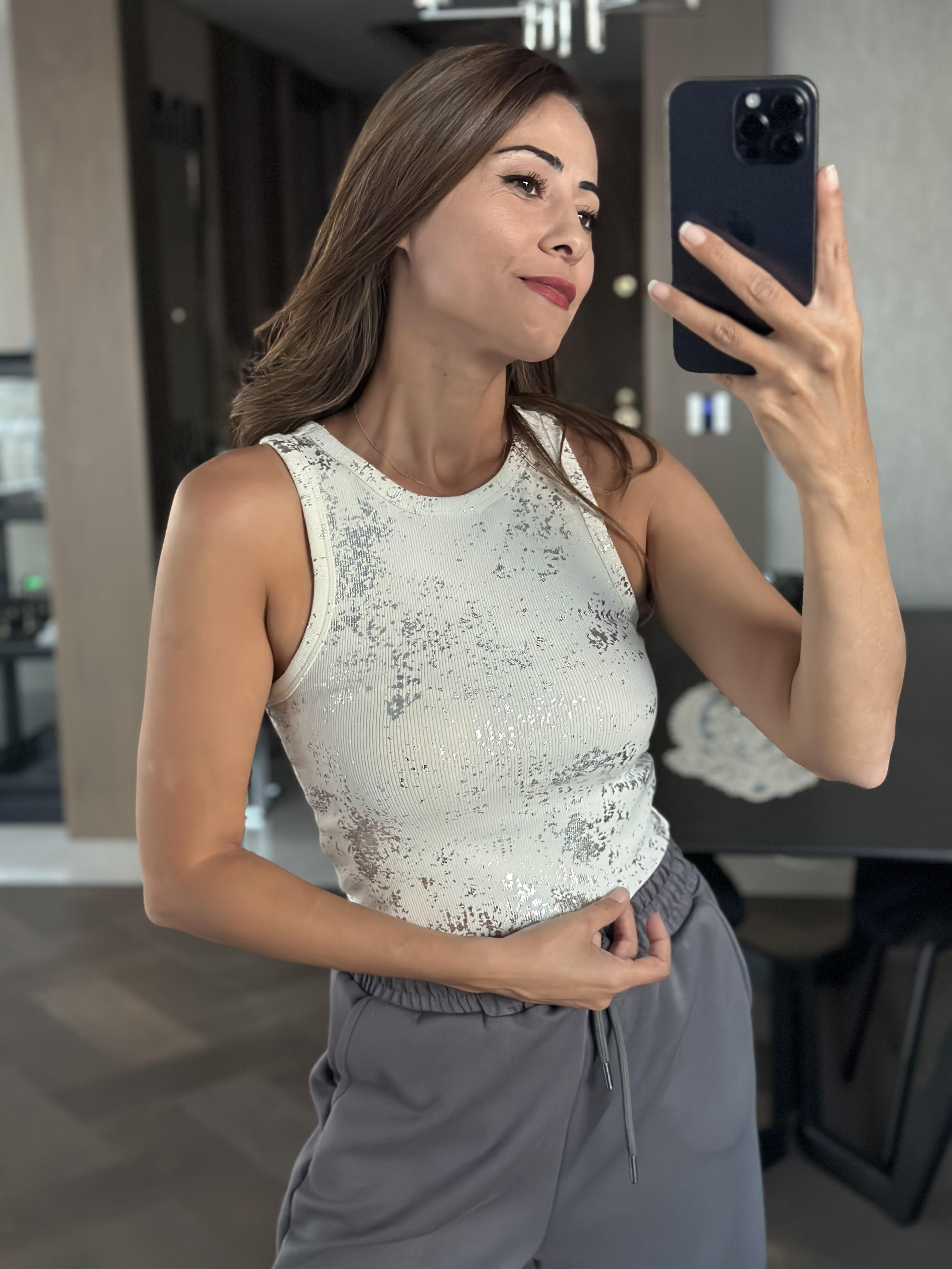 Beyaz Halter Yaka Parça Varak Baskılı Kadın Atlet