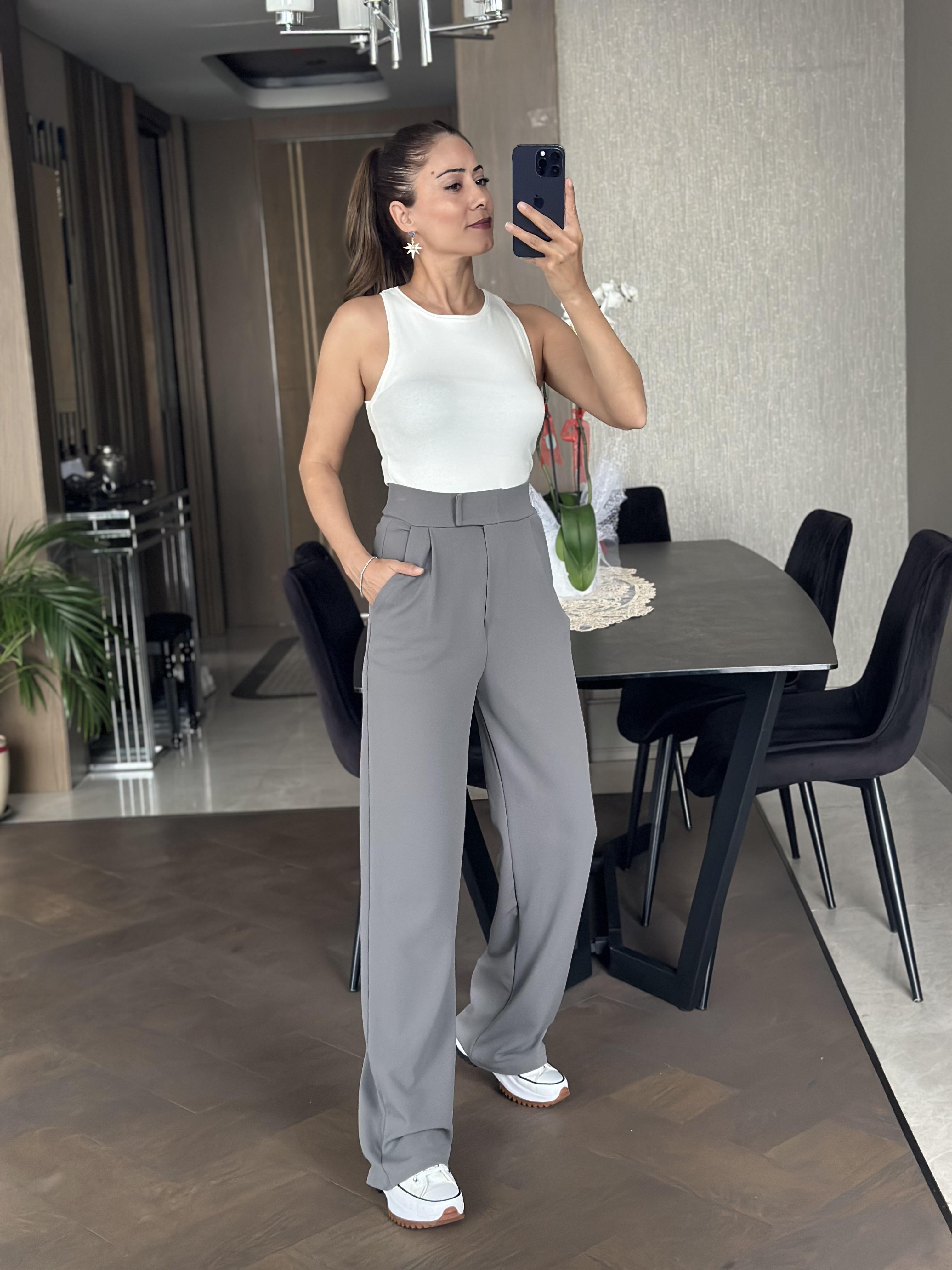 Beyaz Halter Yaka Sıfır Kol Kadın Body