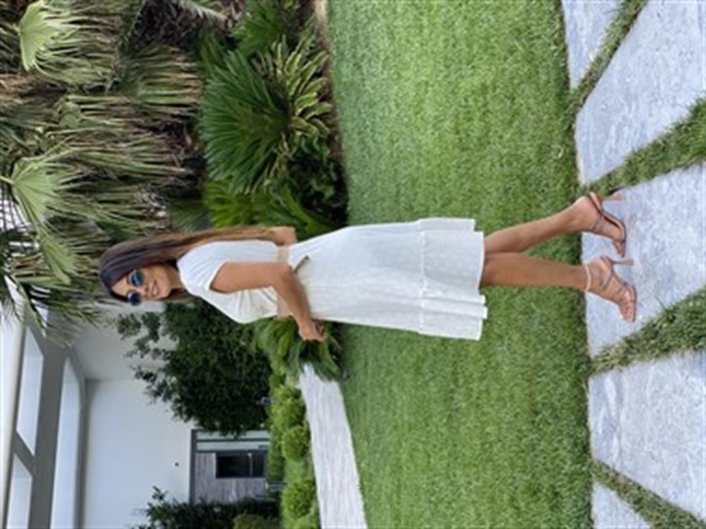 Beyaz Hasır Kemerli Kruvaze Yaka Örme Brode Kadın Elbise