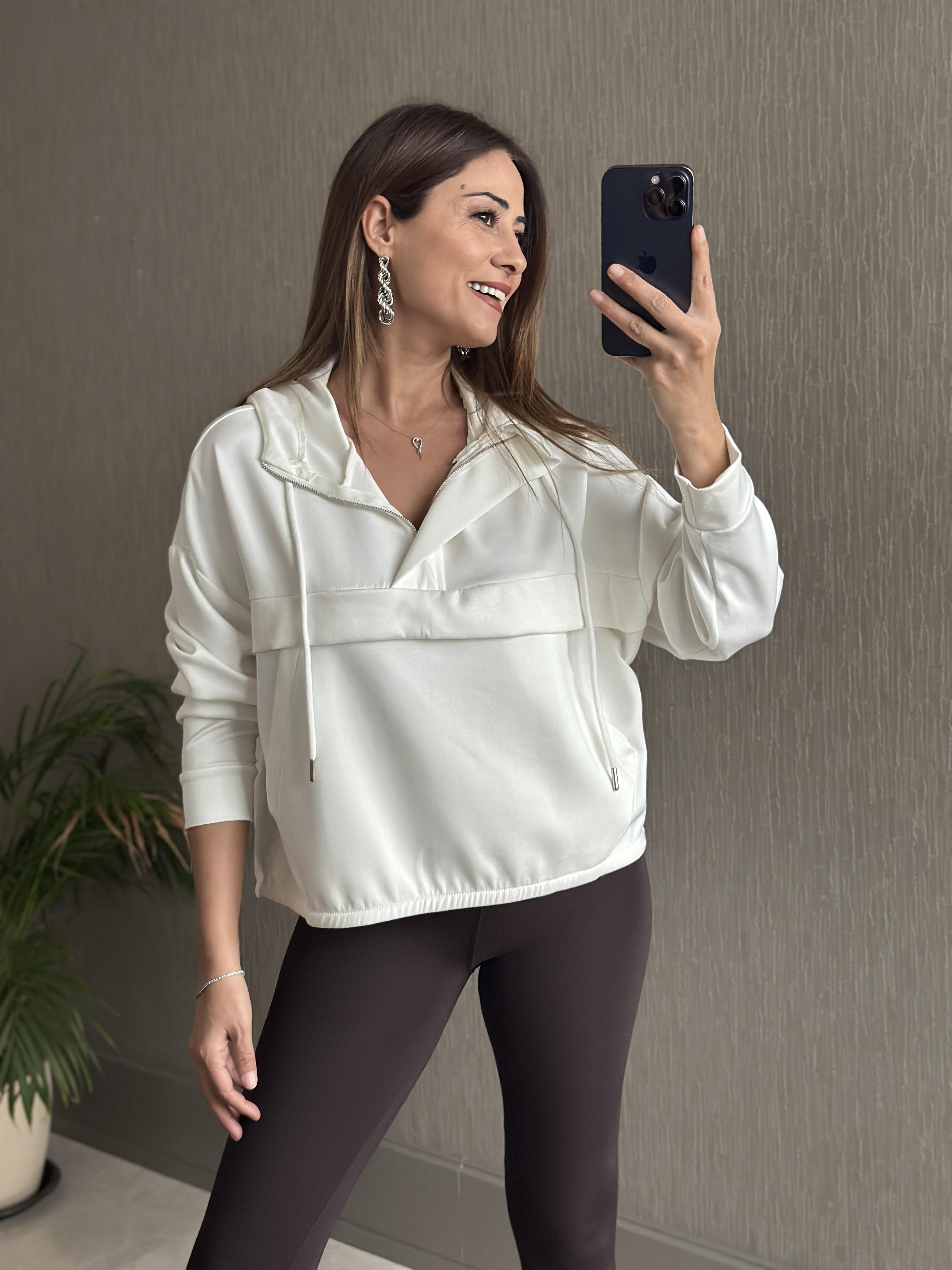 Beyaz Kapüşonlu Yarım Fermuarlı Kanguru Cep Modal Kadın Sweatshirt