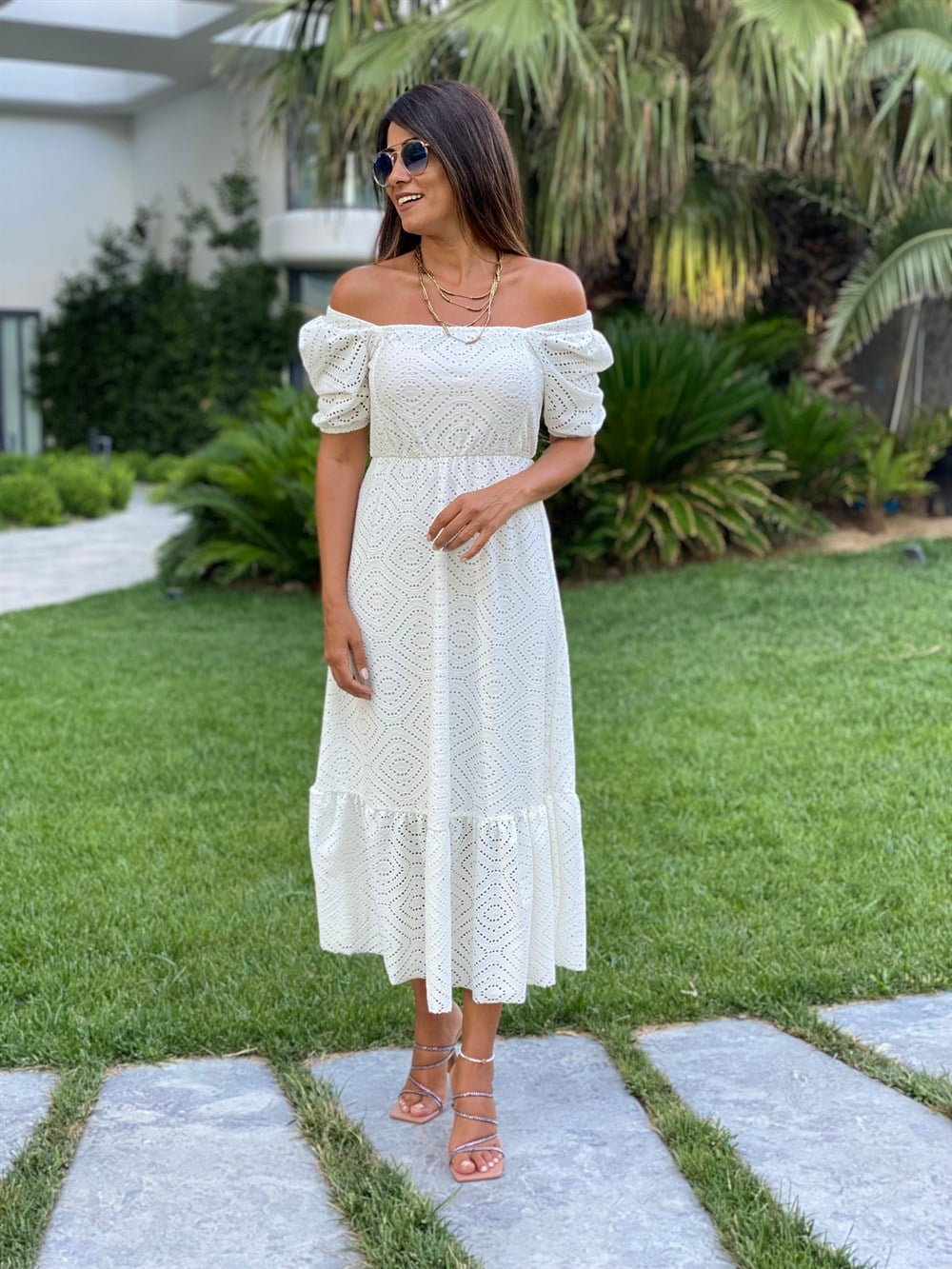 Beyaz Kare Yaka Kısa Kol Örme Brode Kadın Elbise