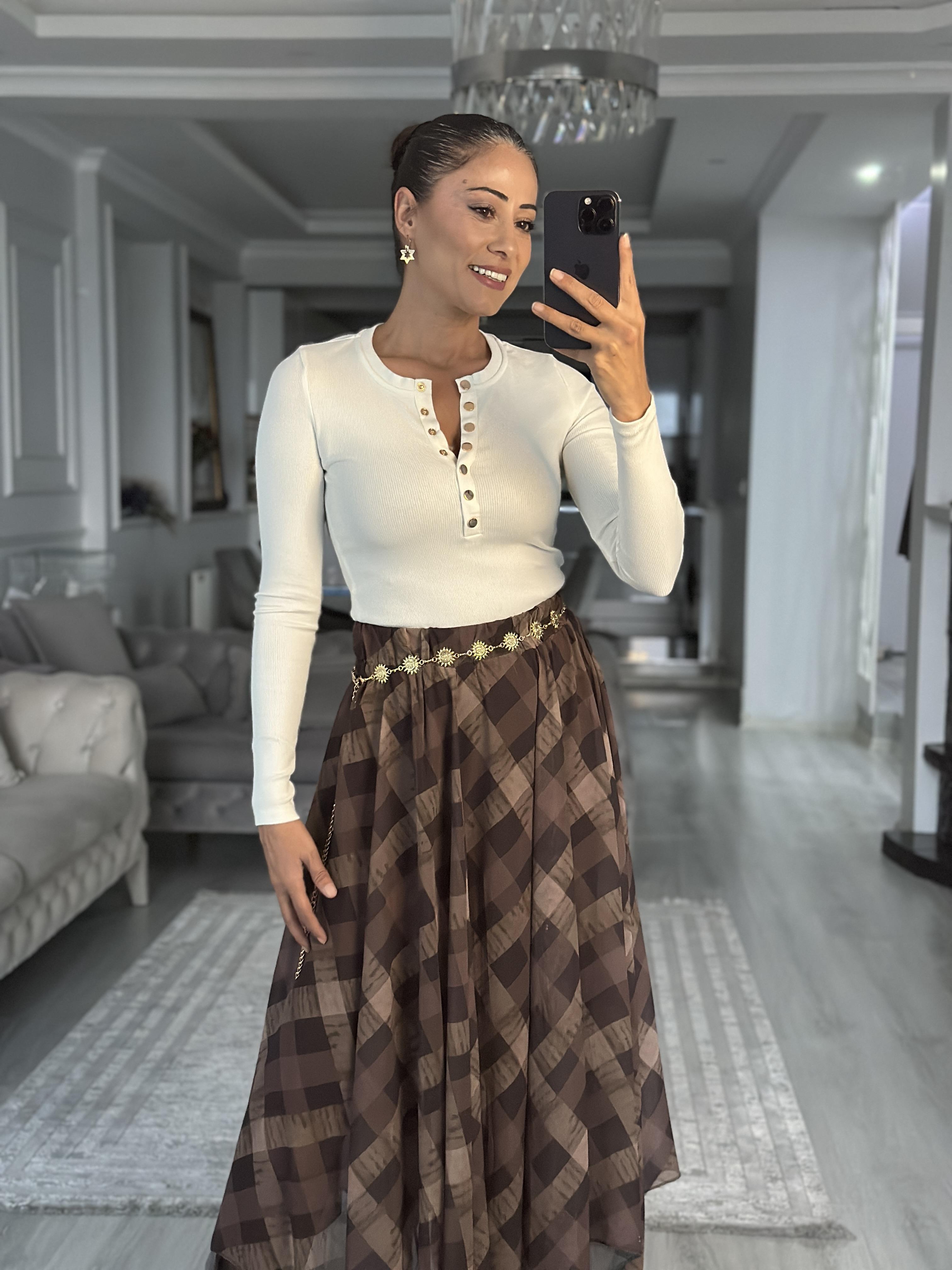 Beyaz Karol Patlı Çıtçıtlı Uzun Kollu Kadın Body