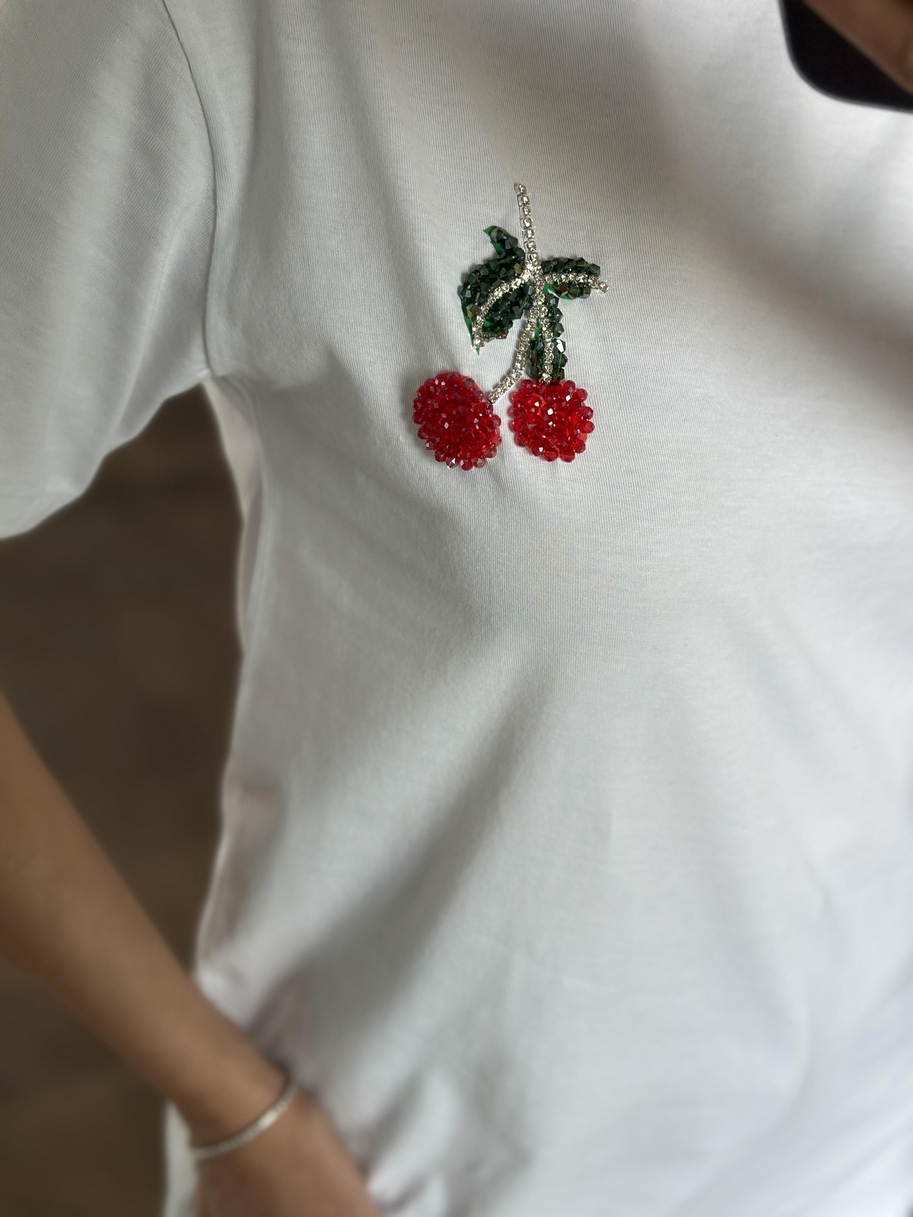 Beyaz Kiraz Taşlı Bisiklet Yaka Kadın T-Shirt