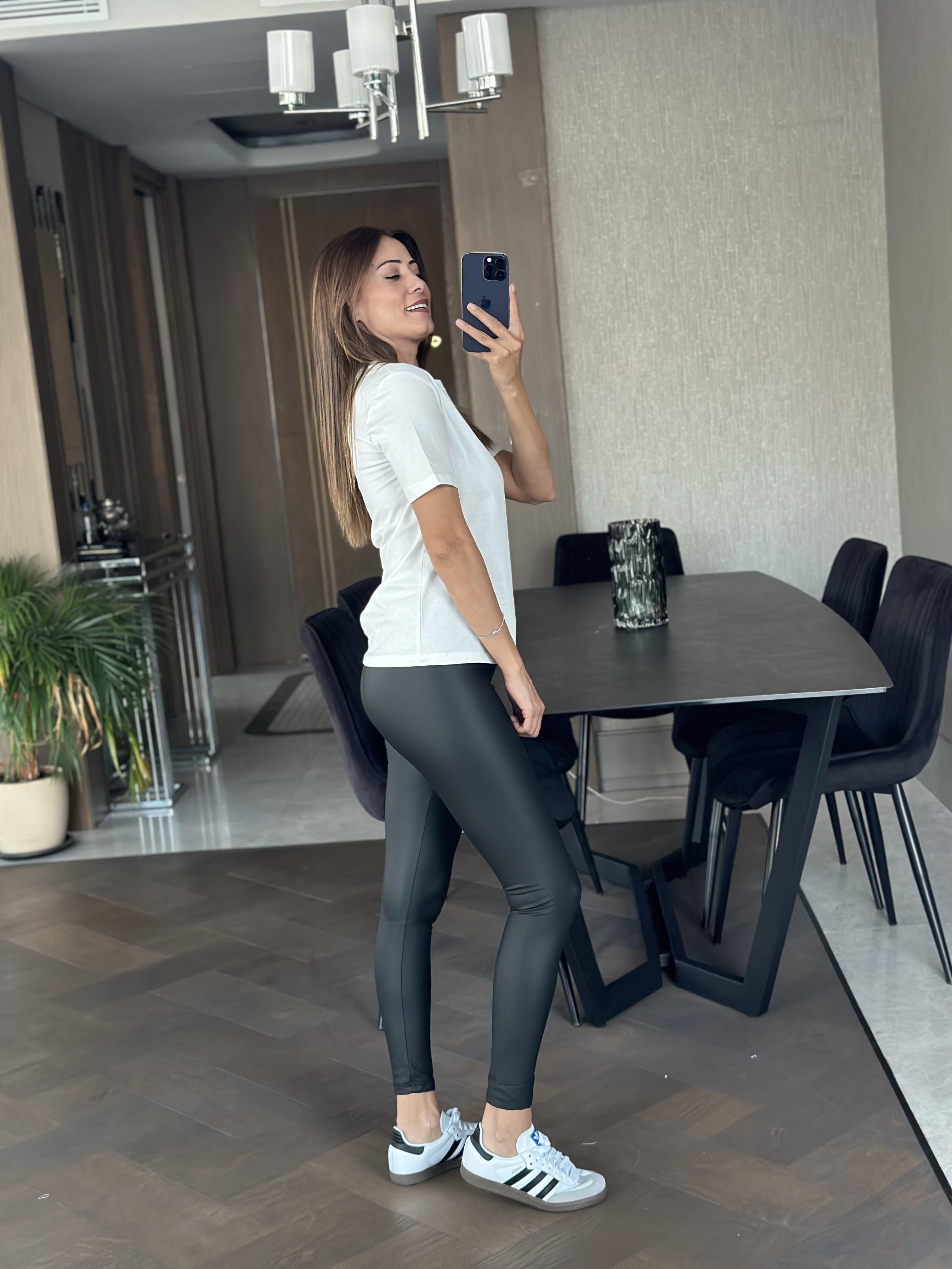 Beyaz Kısa Kol Bisiklet Yaka Orjinal Marka Basic Kadın T-shirt