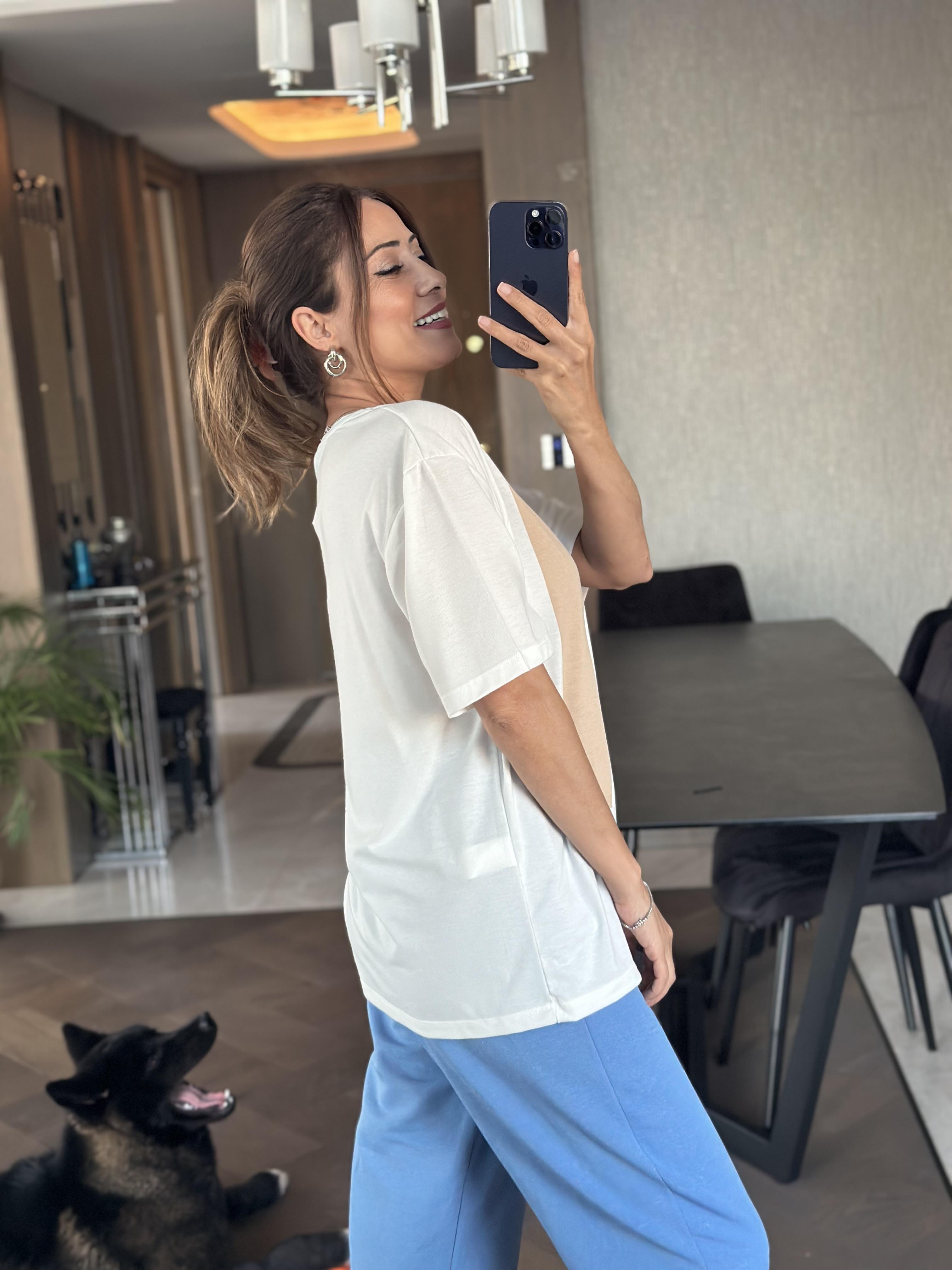 Beyaz Mavi Çiçek Baskılı Bisiklet Yaka Kadın T-Shirt