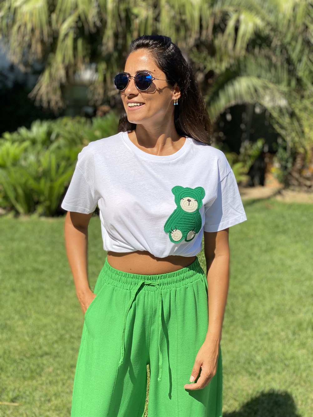 Beyaz Önü Ayıcık Detay Kadın T-Shirt