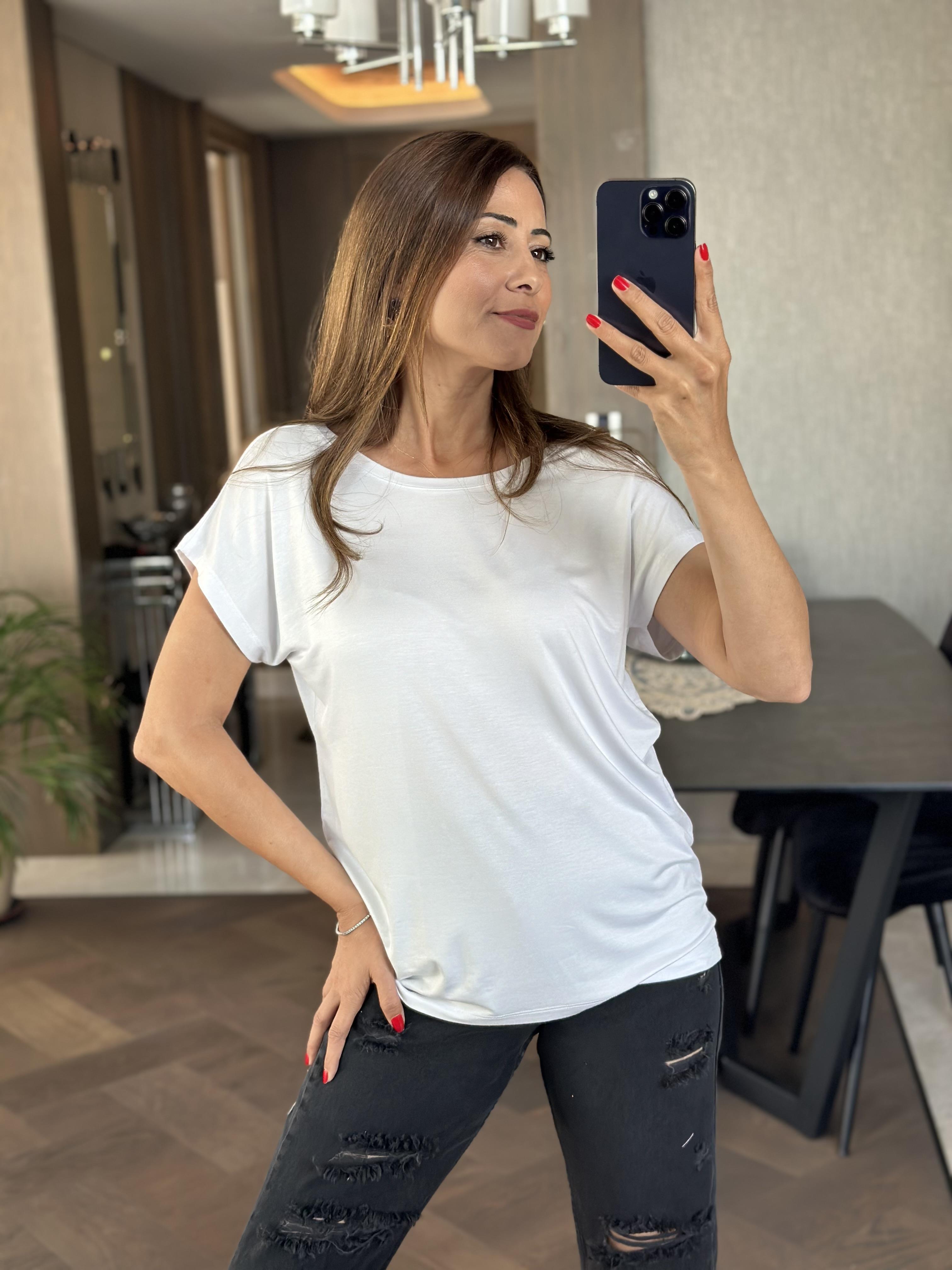 Beyaz Önü Bisiklet Arkası V Yaka Kısa Yarasa Kol Kadın T-Shirt