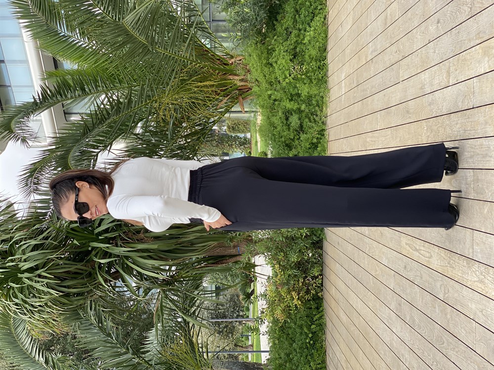 Beyaz Önü Dekolteli Fitilli Kaşkorse Kadın Bluz