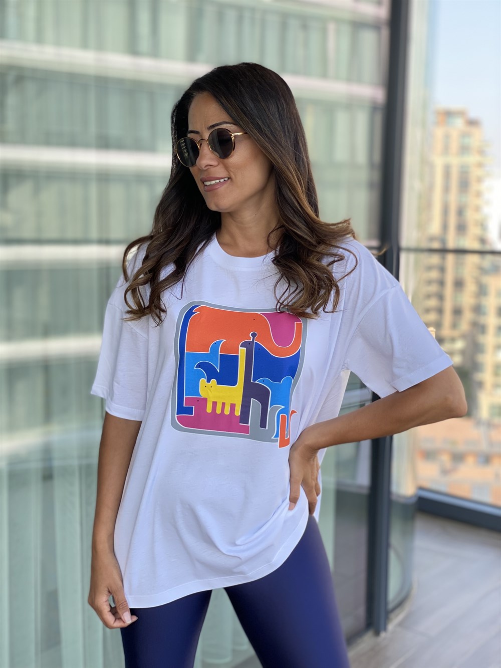 Beyaz Önü Renkli Baskılı T-Shirt