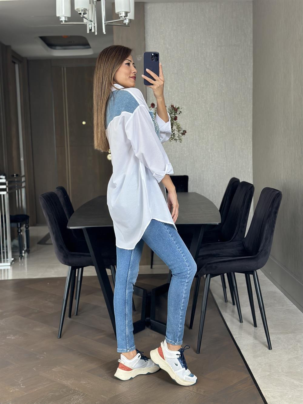 Beyaz Oversize Jean Detay Cebi İncili Kadın Gömlek