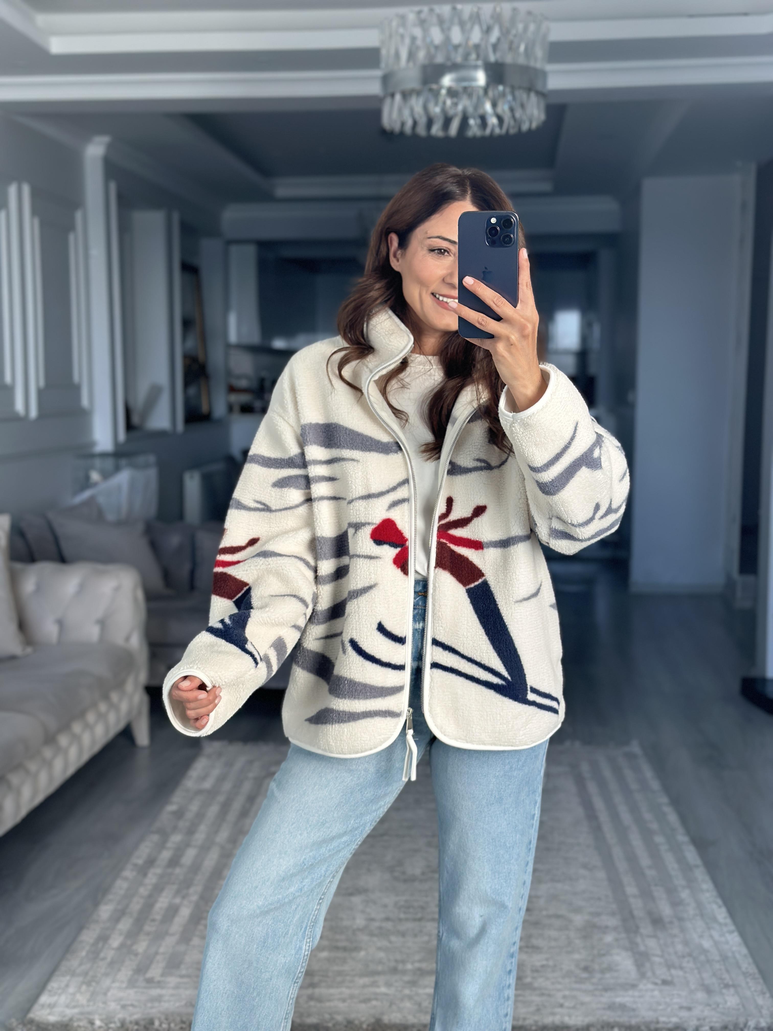 Beyaz Tam Fermuarlı Kayak Desenli  Peluş Kadın Sweatshirt