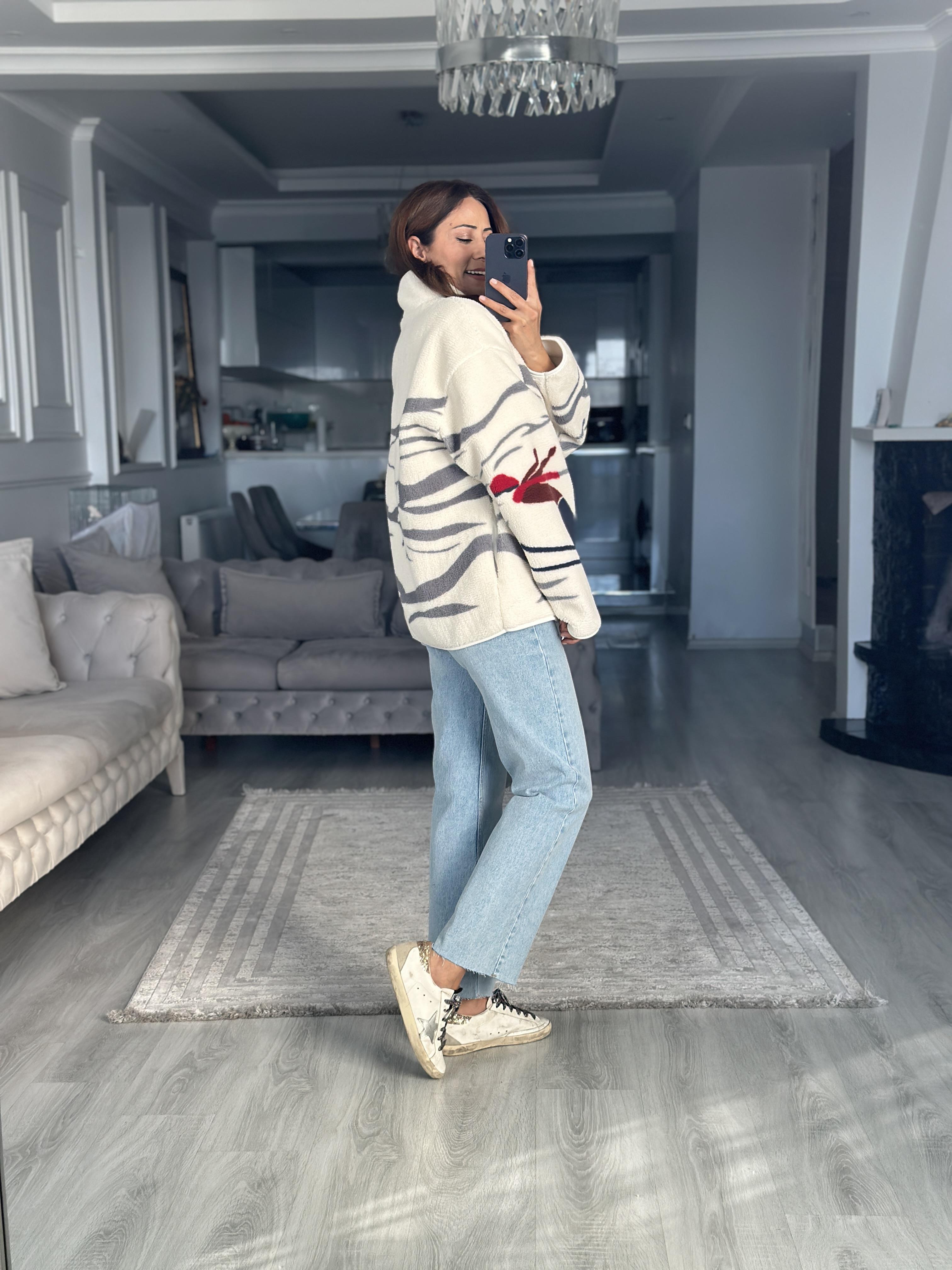 Beyaz Tam Fermuarlı Kayak Desenli  Peluş Kadın Sweatshirt