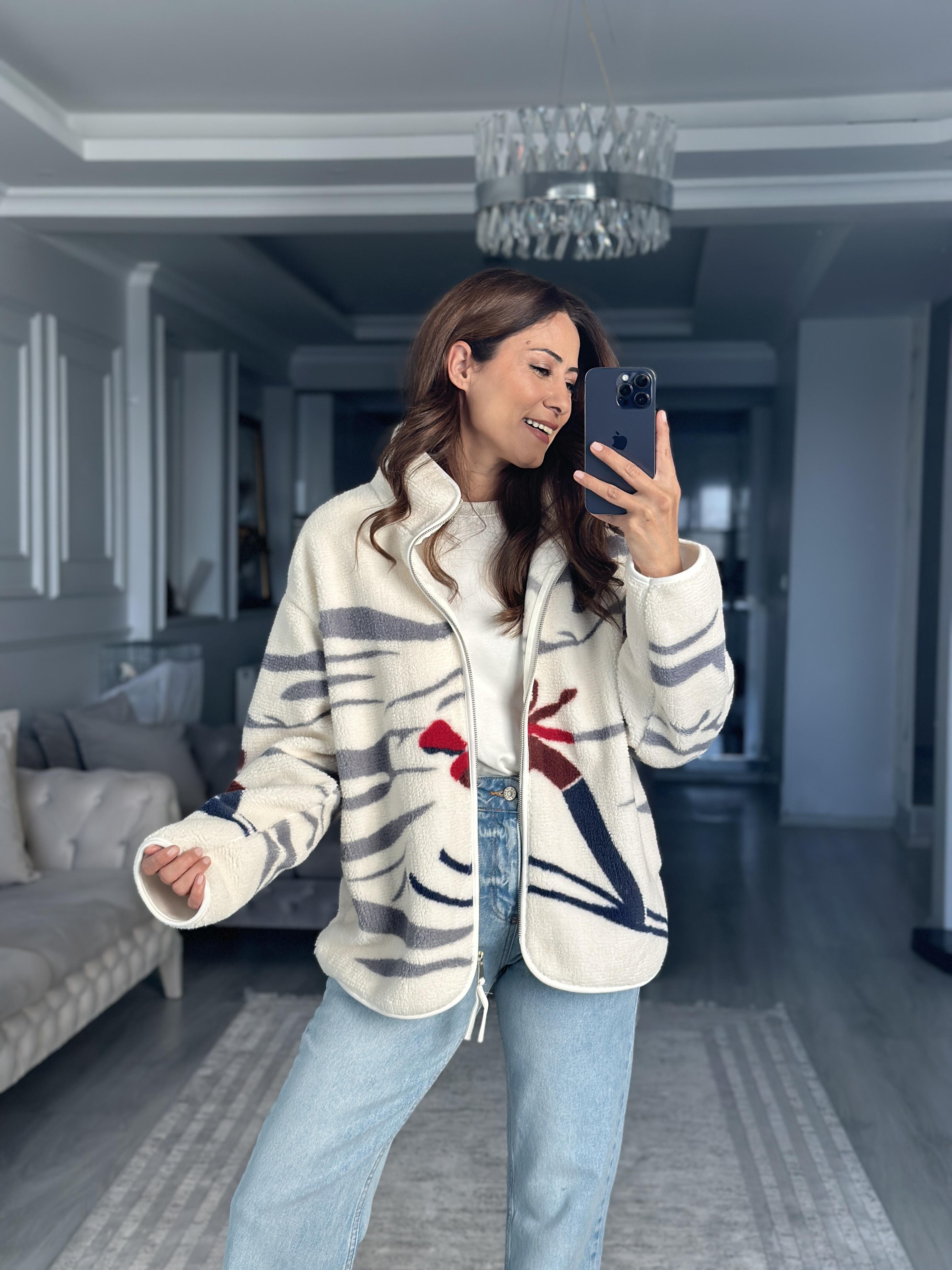 Beyaz Tam Fermuarlı Kayak Desenli  Peluş Kadın Sweatshirt