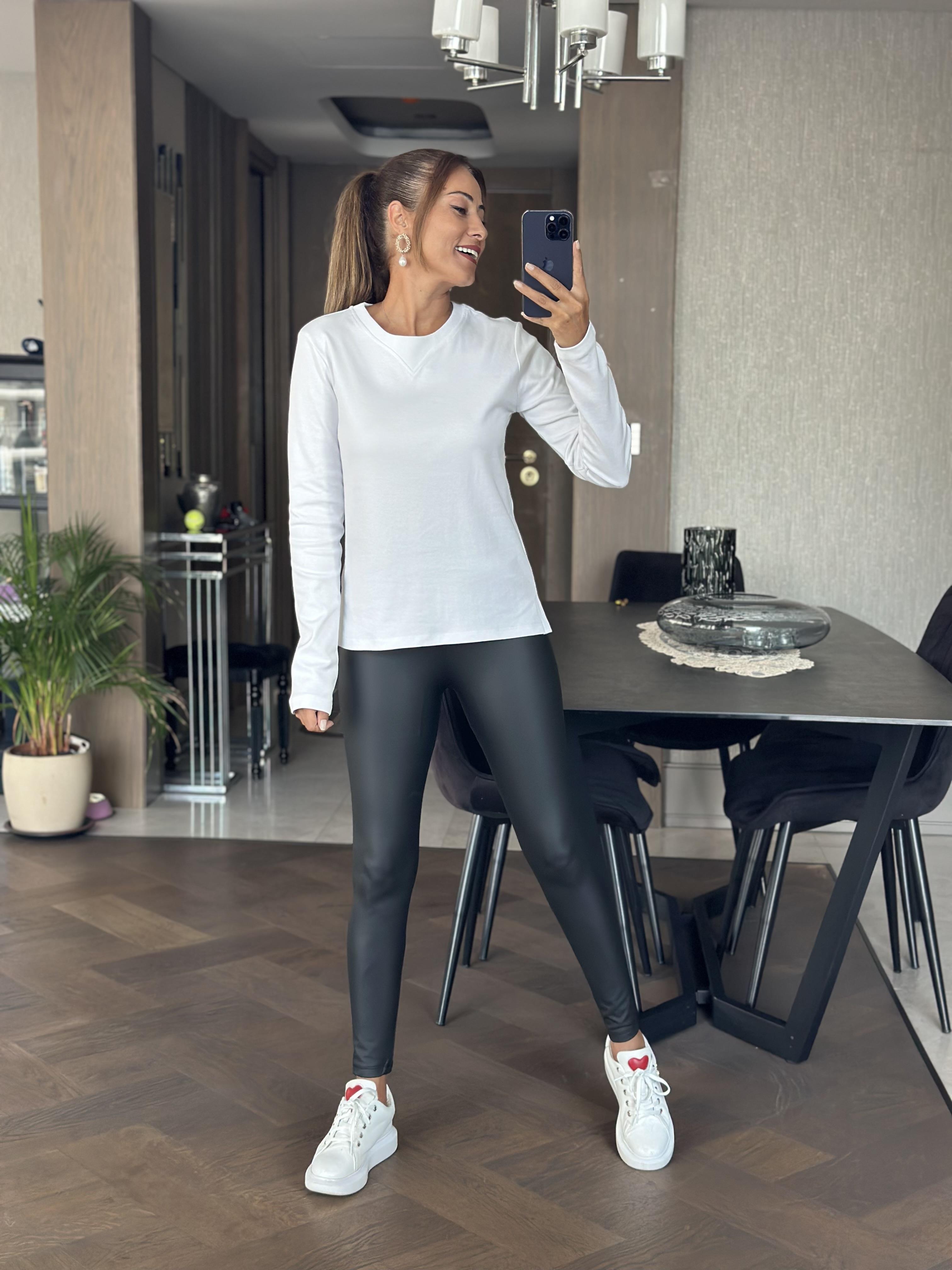 Beyaz Uzun Kollu Yakası Ribanalı Basic Kadın T-Shirt