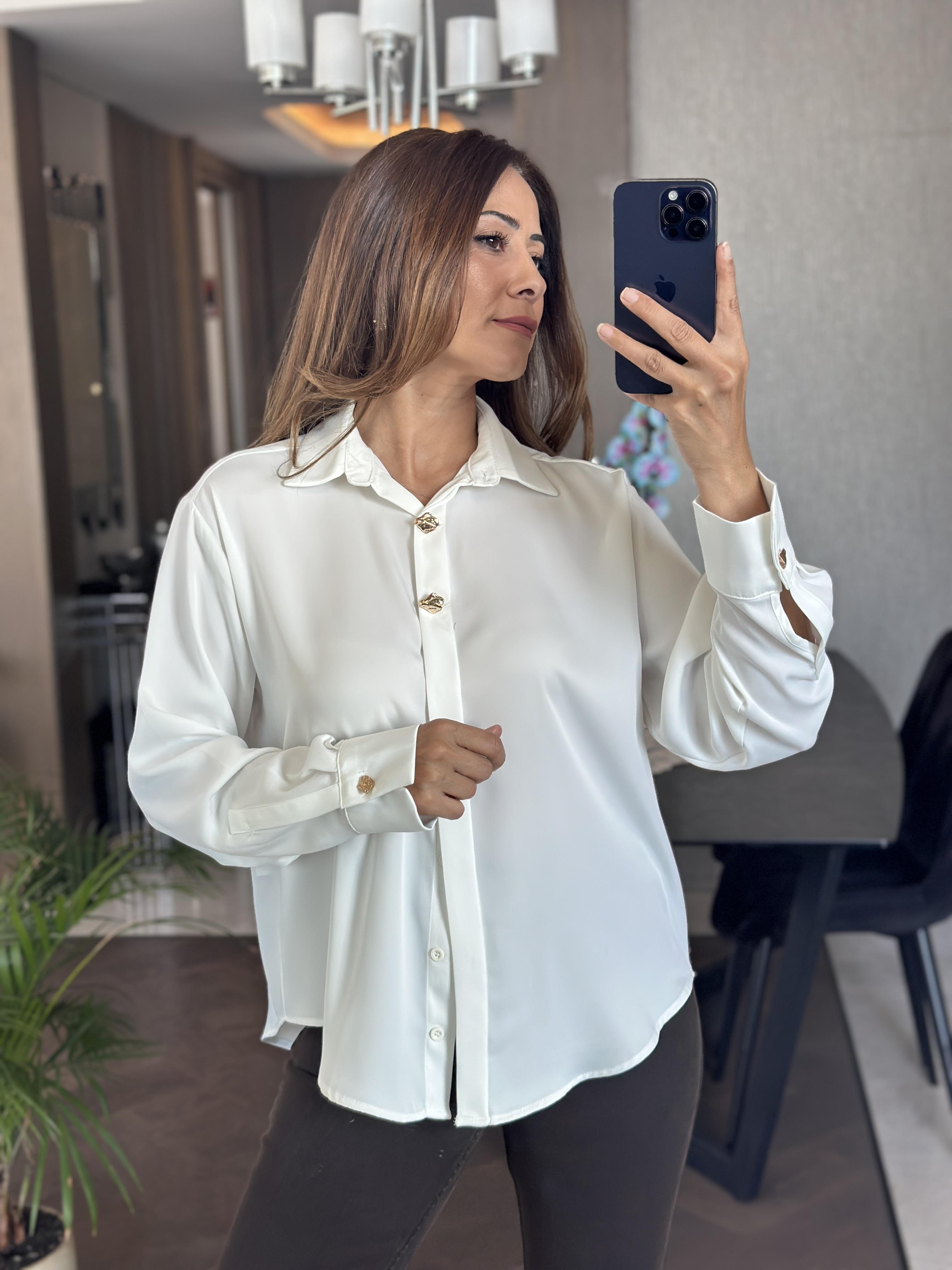 Beyaz Yakası Ve Kolları Gold Düğme Detay Kadın Saten Gömlek