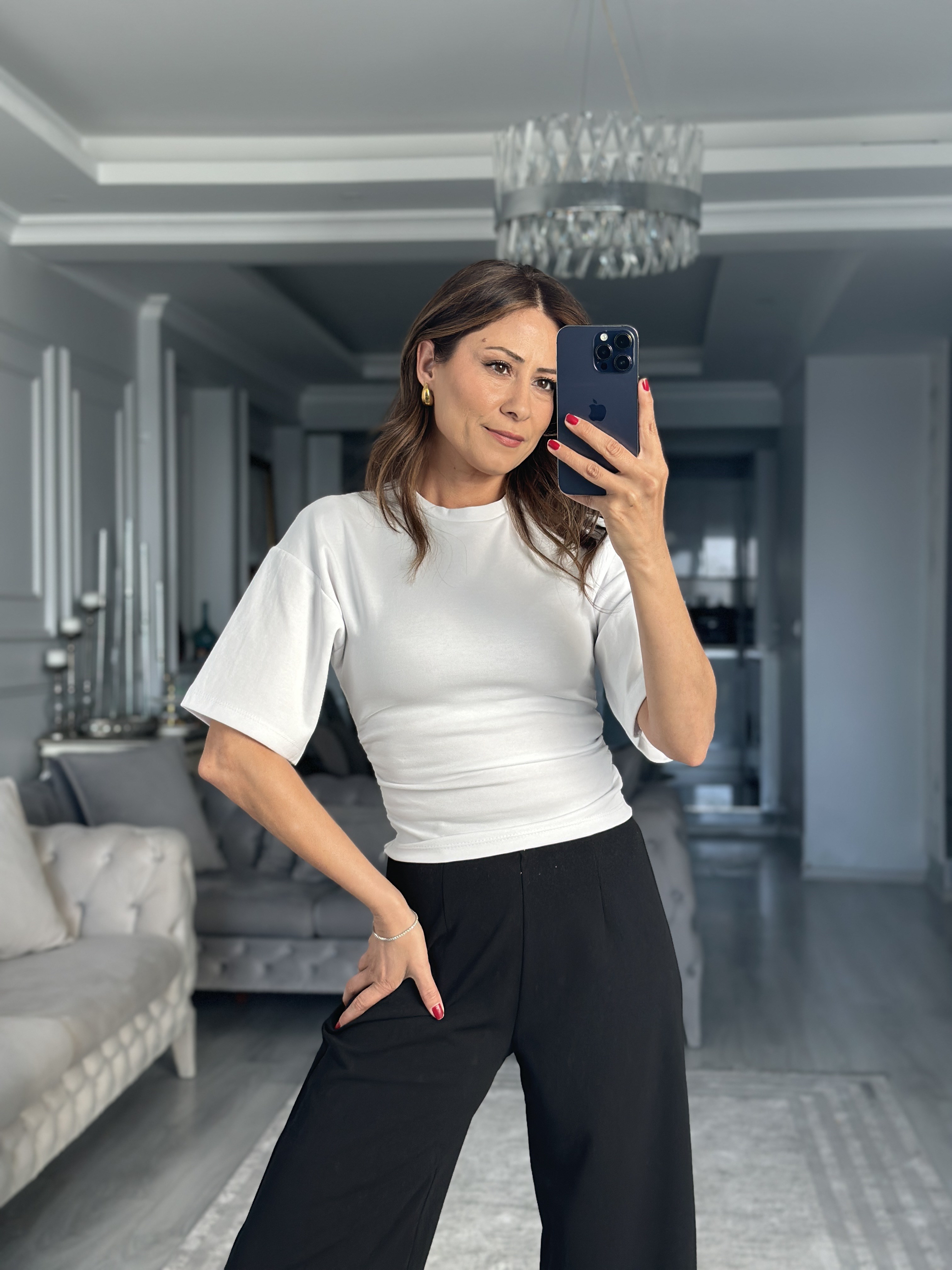 Beyaz Yanları Büzgülü Yarasa Kol Kadın T-Shirt