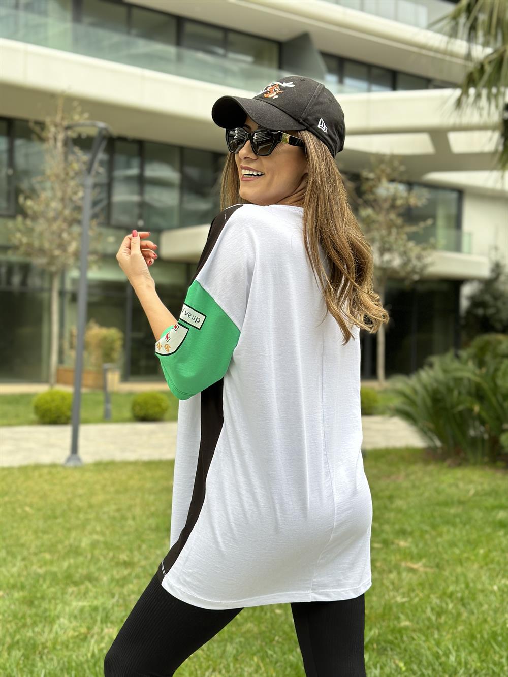 Beyaz Yanları Sarı Siyah 98 Baskılı Bisiklet Yaka Kadın T-Shirt