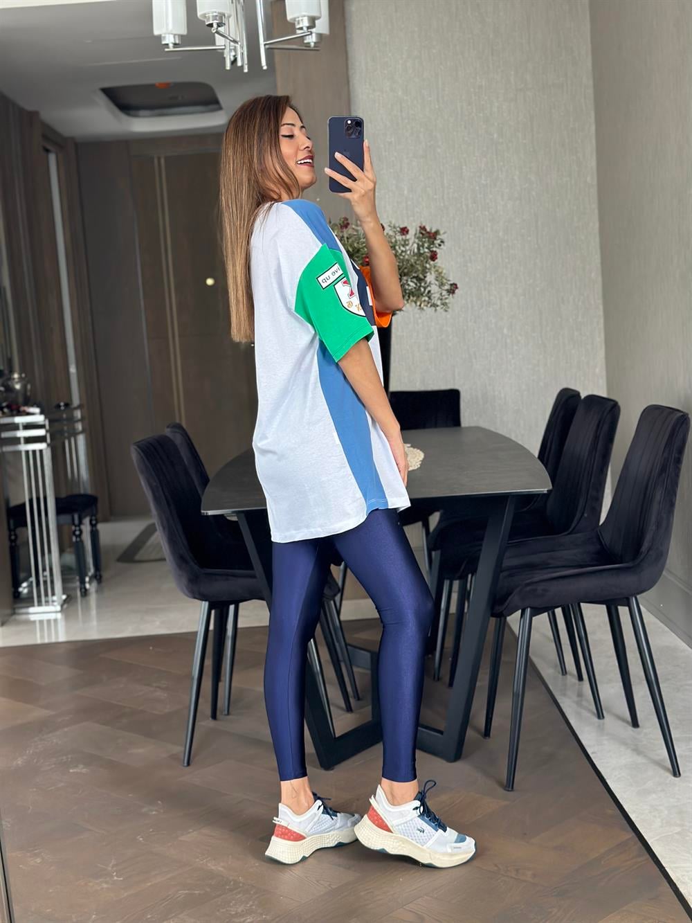 Beyaz Yanları Turuncu Mavi 98 Bakılı Bisiklet Yaka Kadın T-Shirt