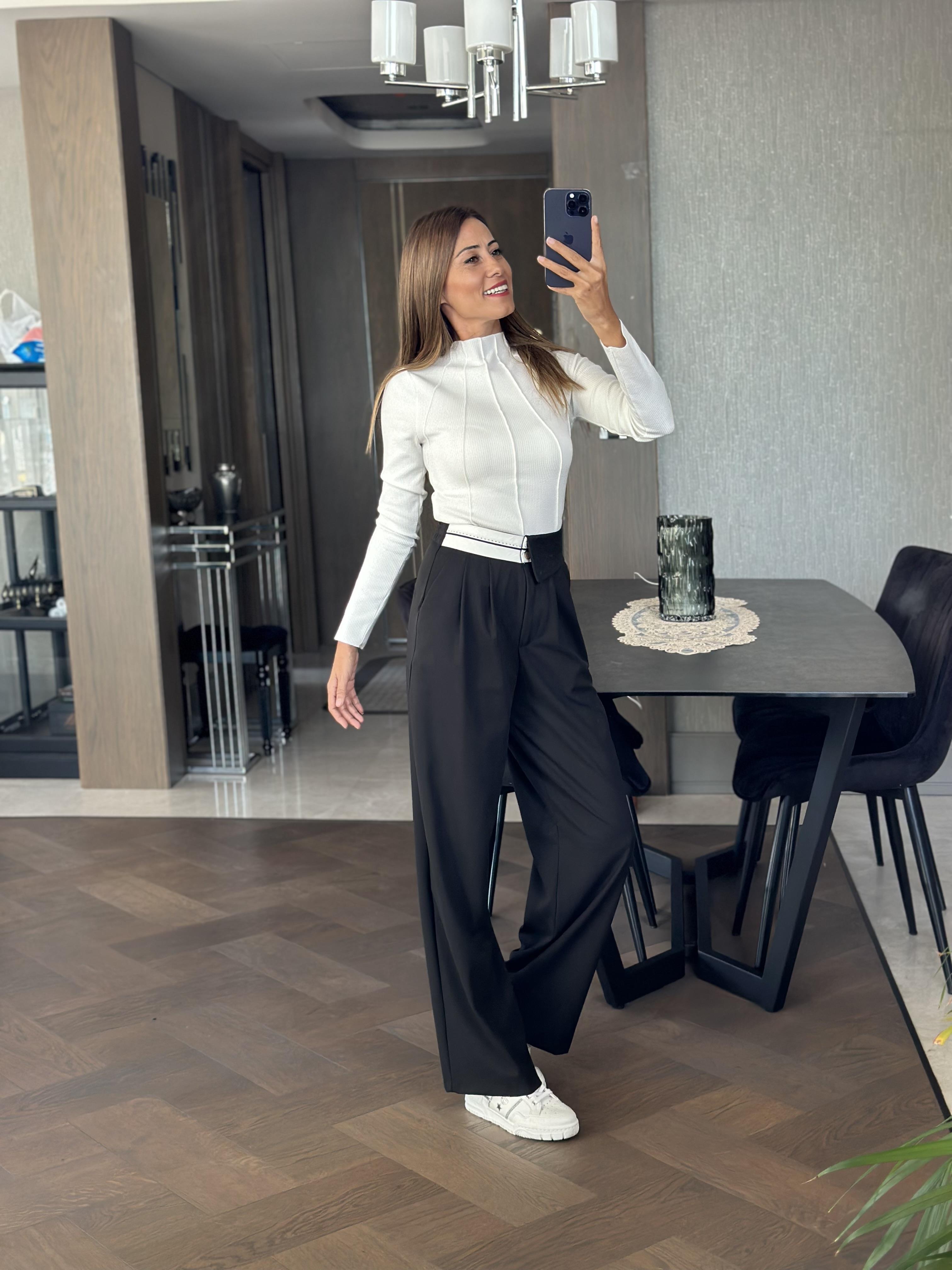 Beyaz Yarım Balıkçı Uzun Kol Önü Dikiş Detay Kadın Body
