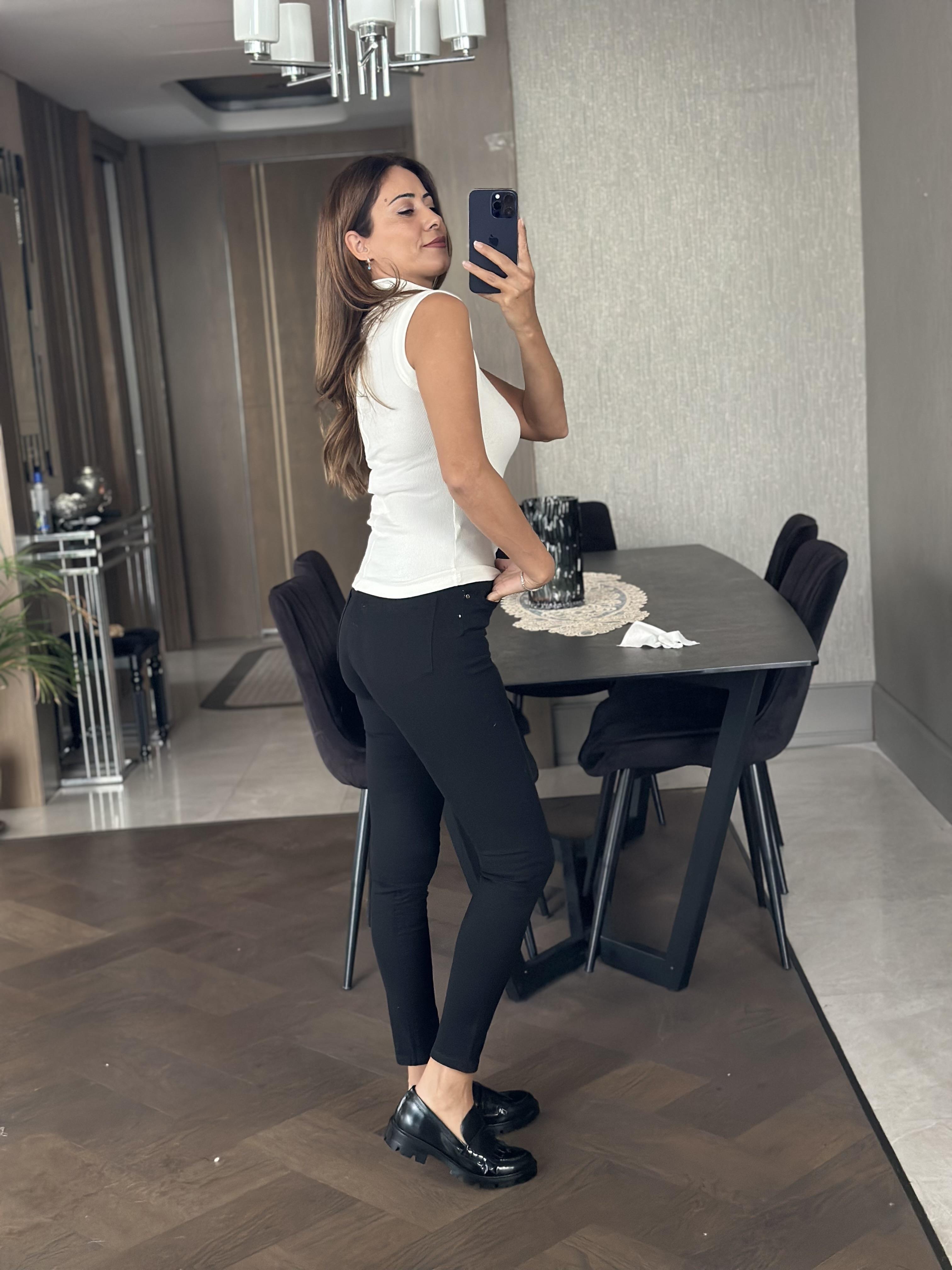 Beyaz Yarım Boğazlı Sıfır Kol Fitilli Kaşkorse Kadın Body