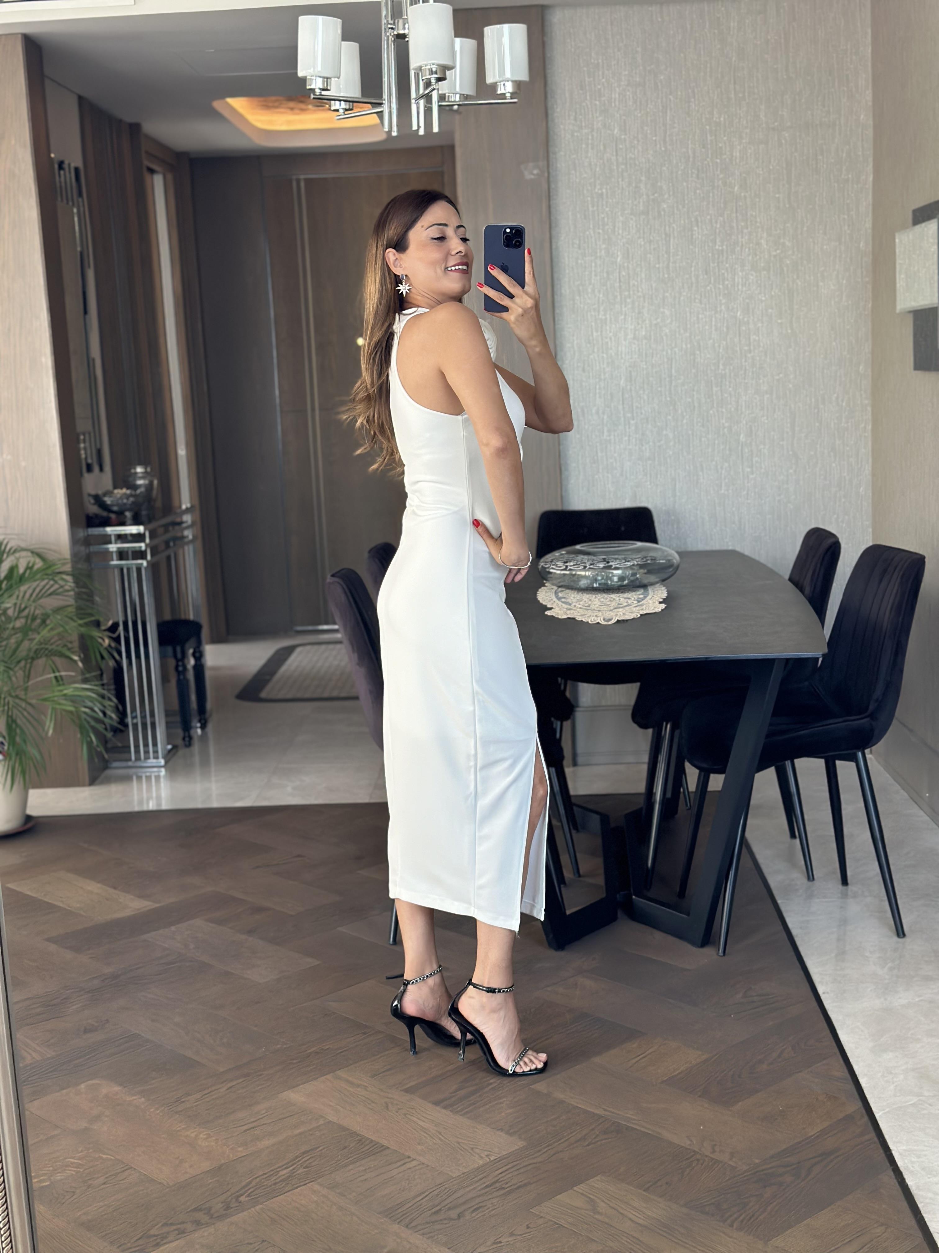 Beyaz Yüzücü Yaka Gül Detay Yırtmaçlı Kadın Elbise