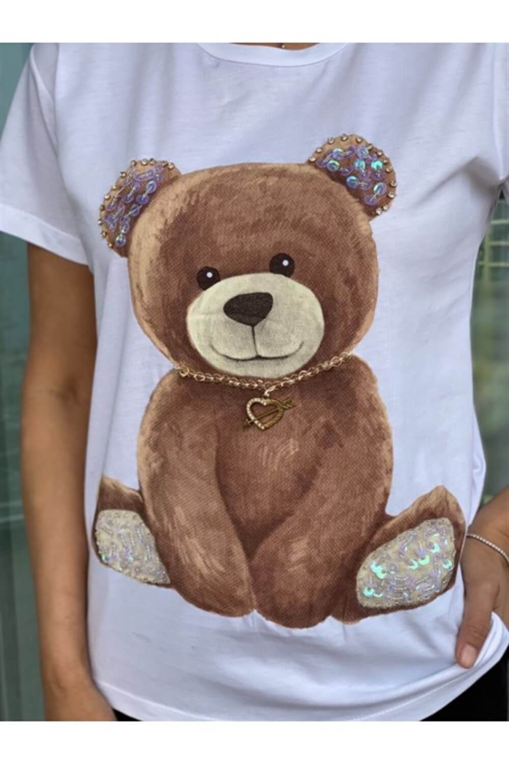 Beyaz  Zincir Kolyeli Pullu Ayıcık T-Shirt 