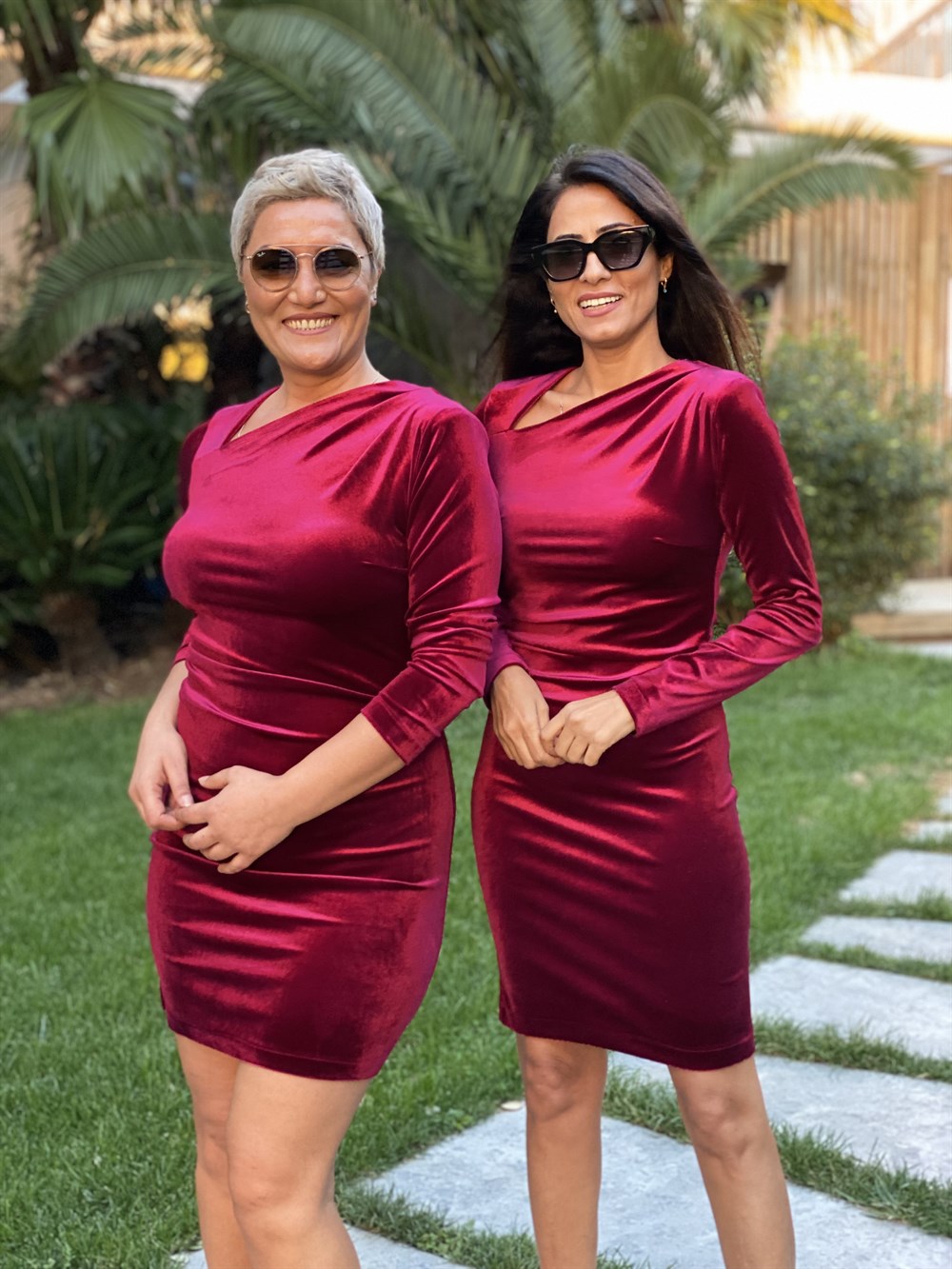 Bordo Asimetrik Yaka Vatkalı Kadife Kadın Elbise