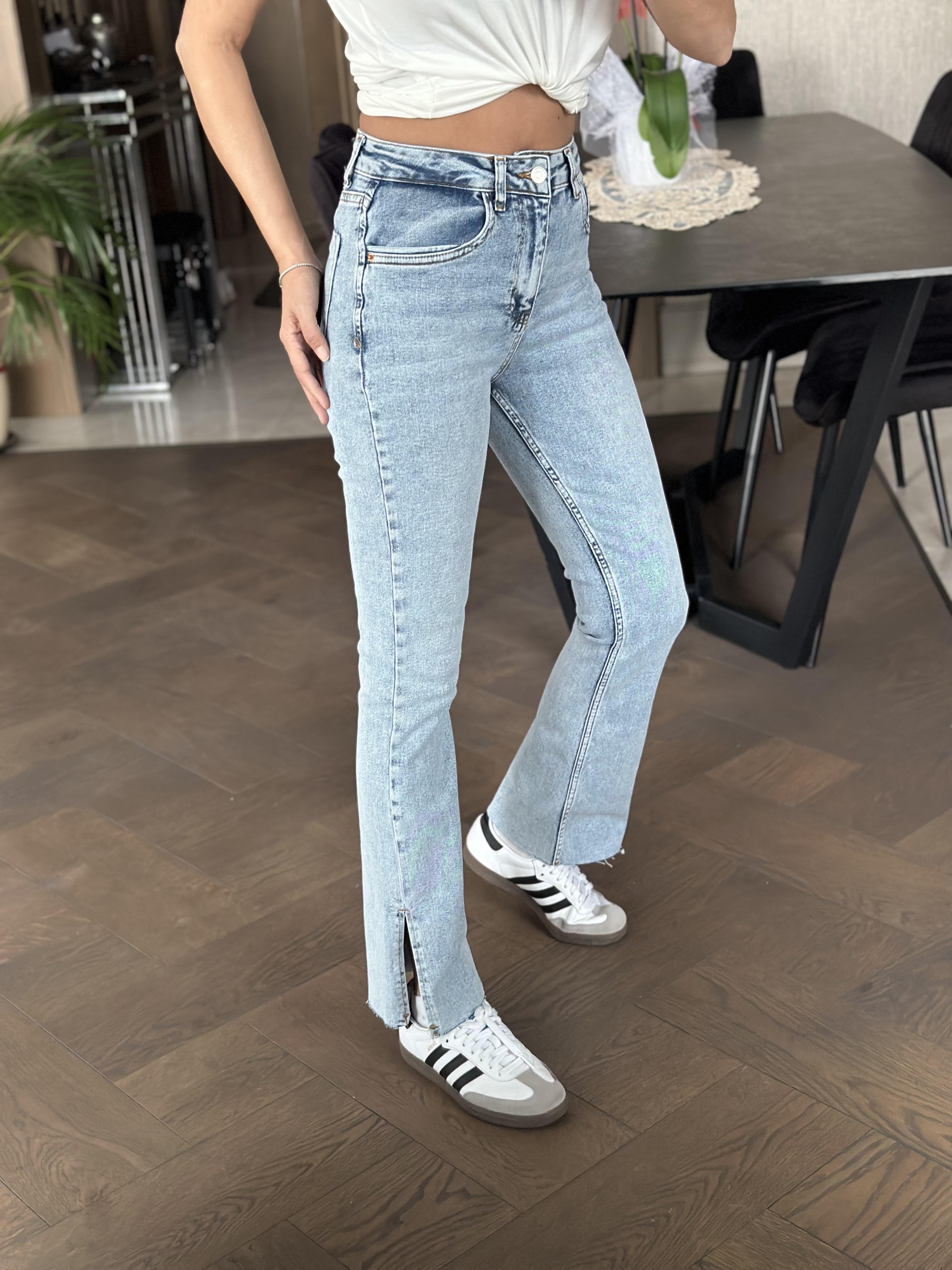 Buz Mavi  Paçası Yırtmaçlı Flare Jean Pantolon