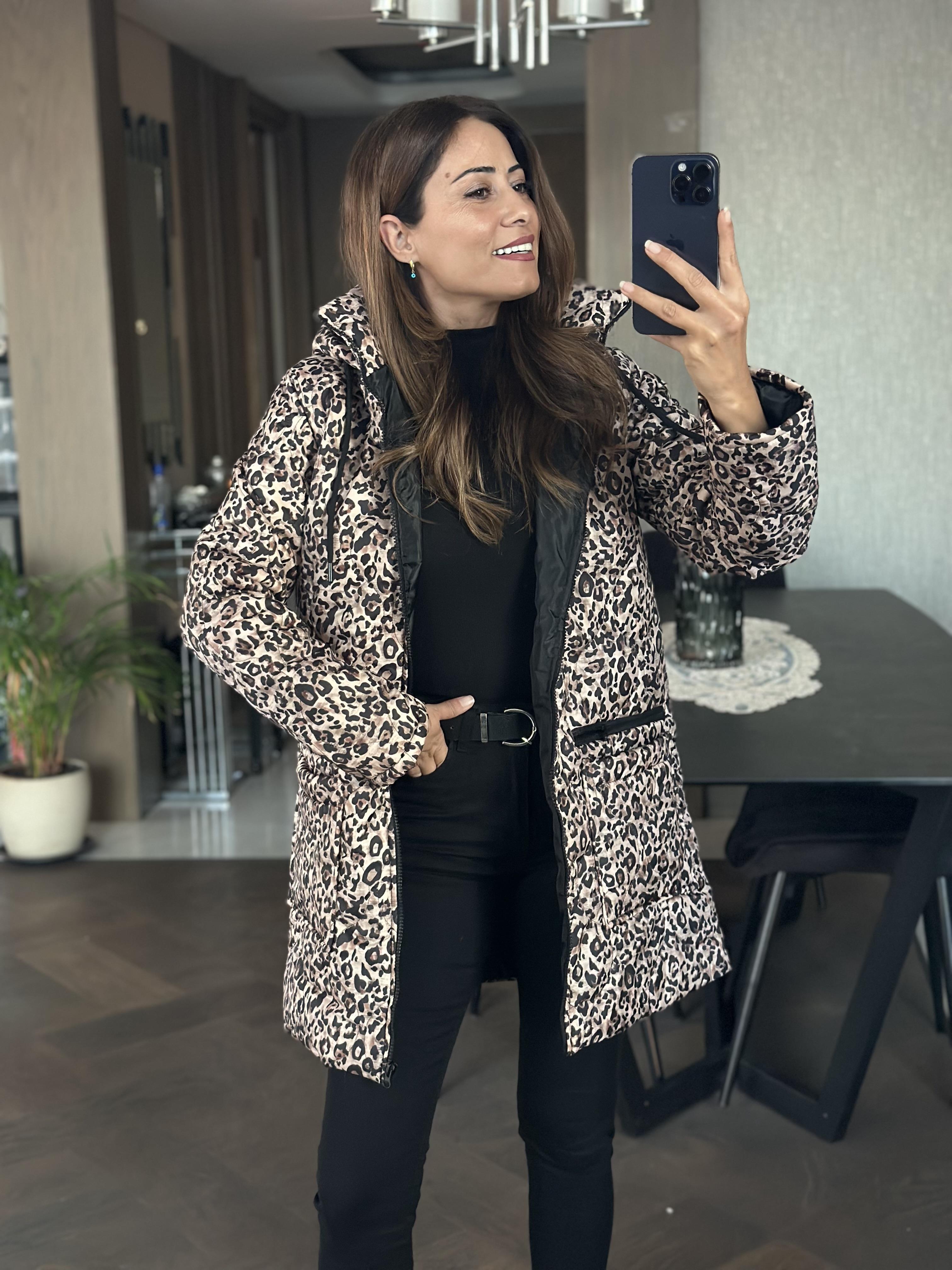 Camel Kapitone Leopar Desen Kapüşonlu Cebi Fermuar Detay Kadın Mont