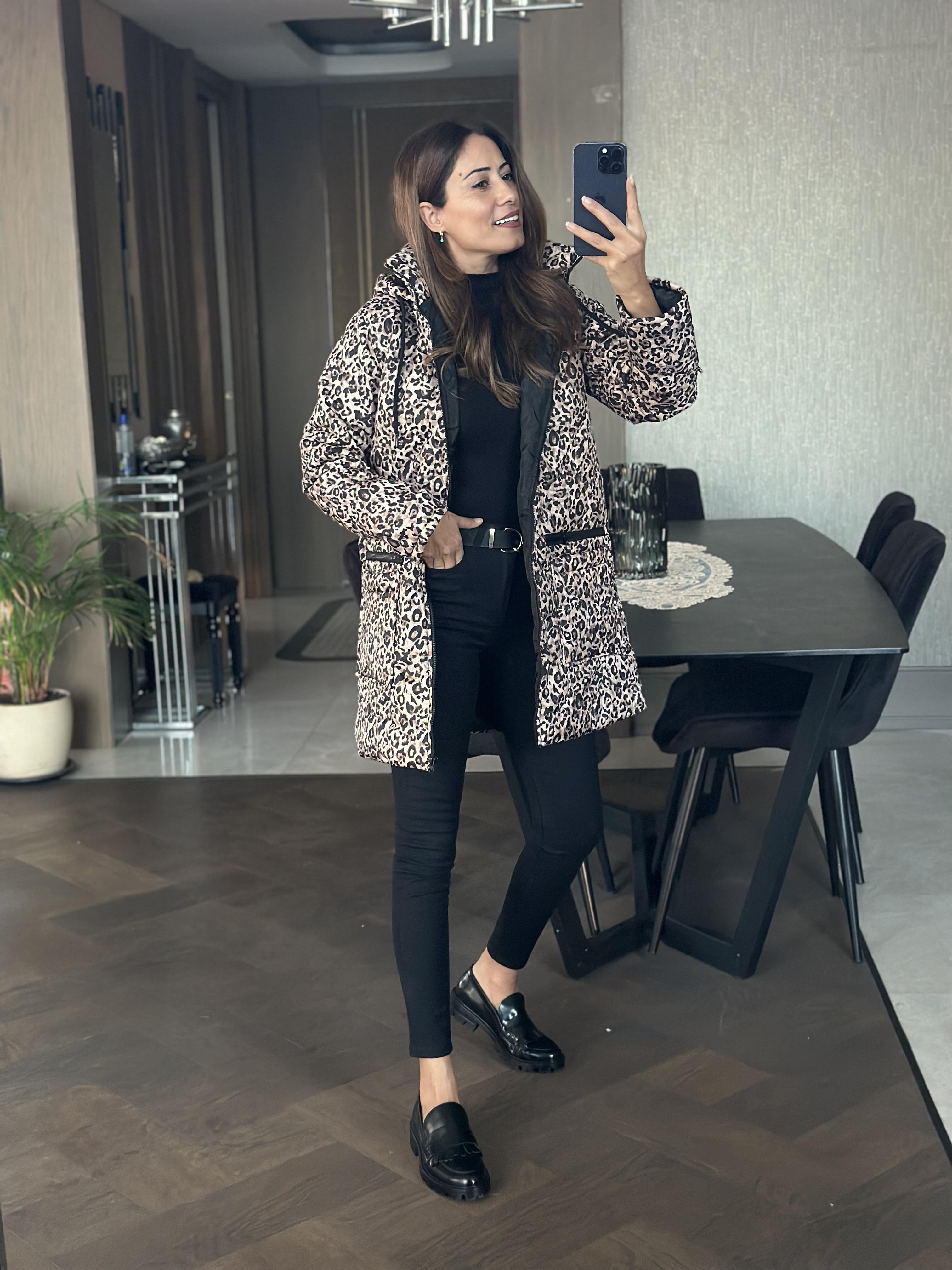 Camel Kapitone Leopar Desen Kapüşonlu Cebi Fermuar Detay Kadın Mont