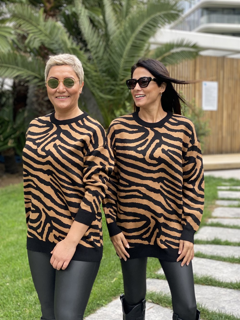 Kahverengi Zebra Desen Bisiklet Yaka Kadın Triko Kazak