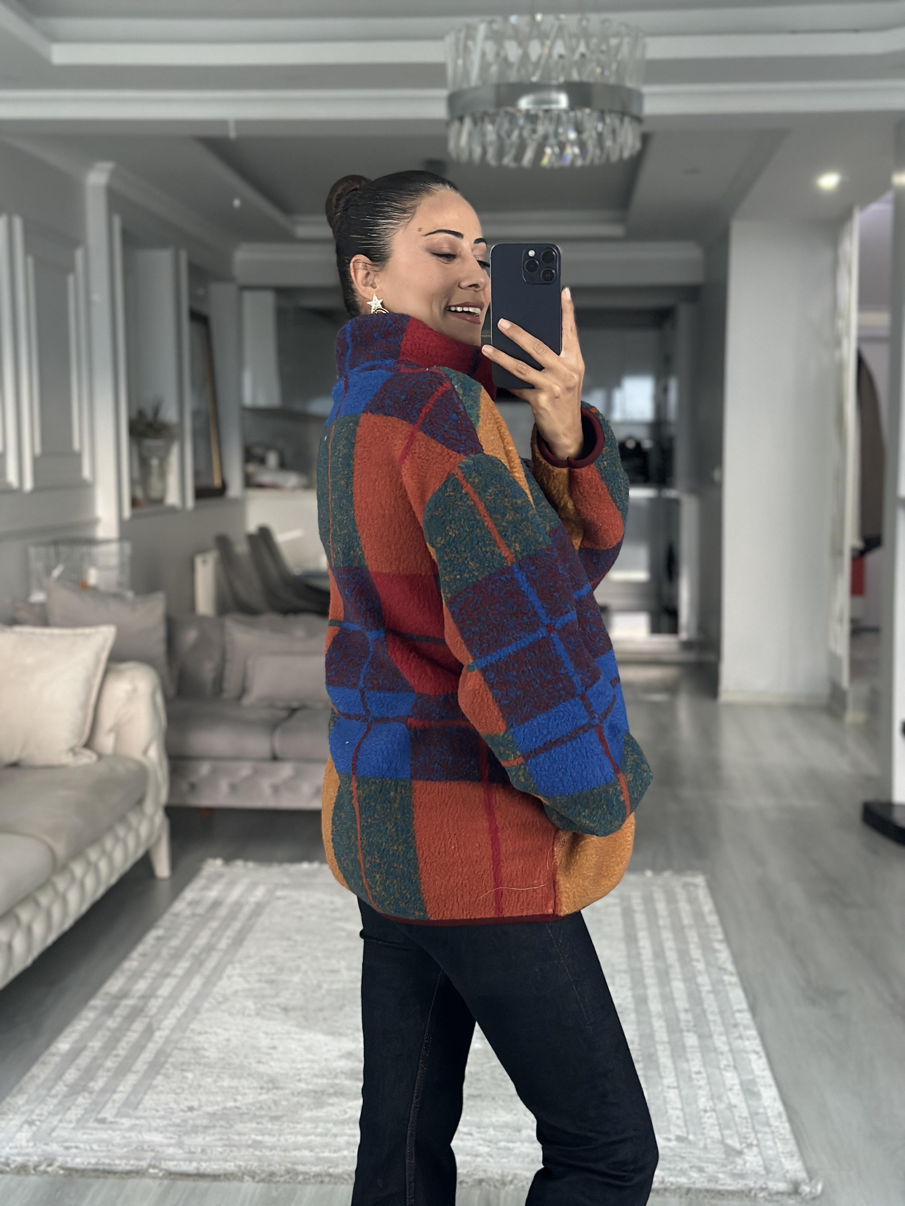 Çok Renkli Yarım Fermuarlı Kadın Sweatshirt