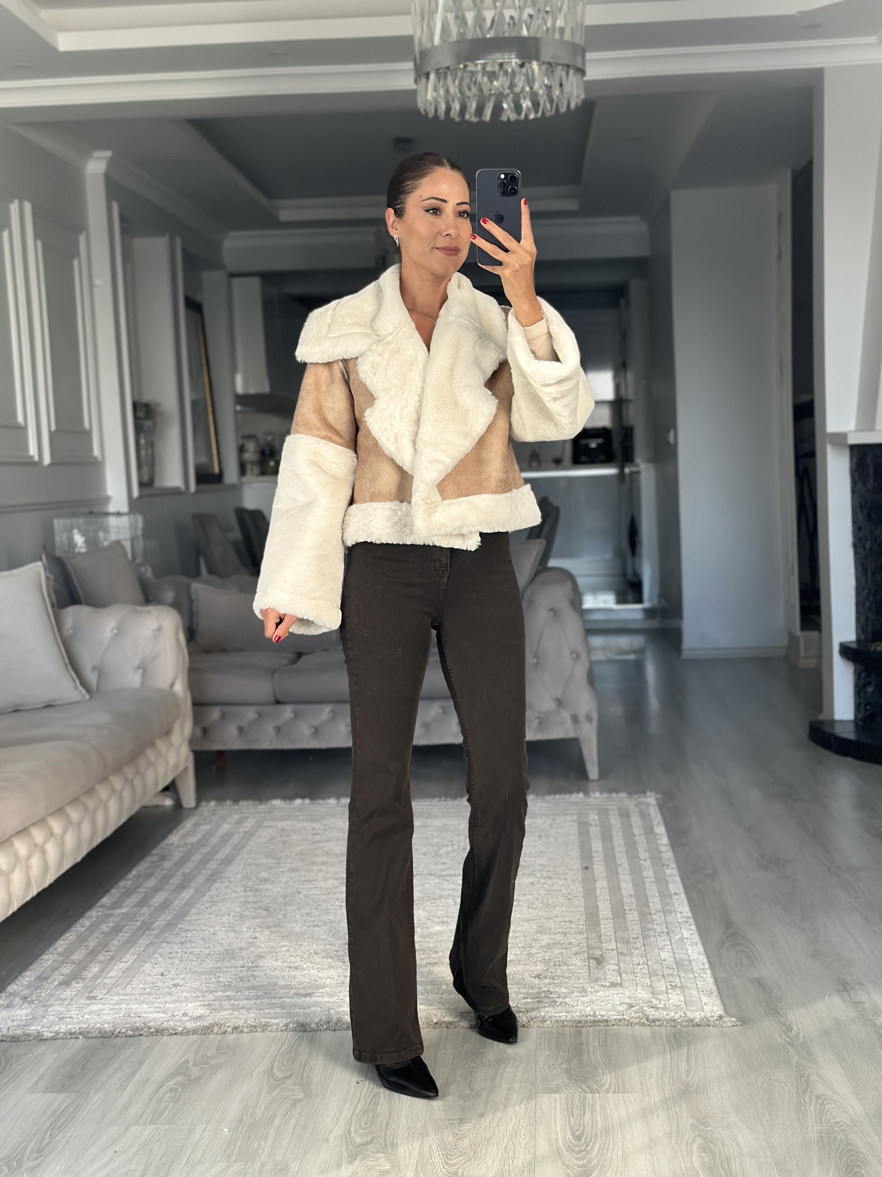 Ekru Bej Geniş Yakalı Kolu Peluş Süet Eskitme Kadın Mont