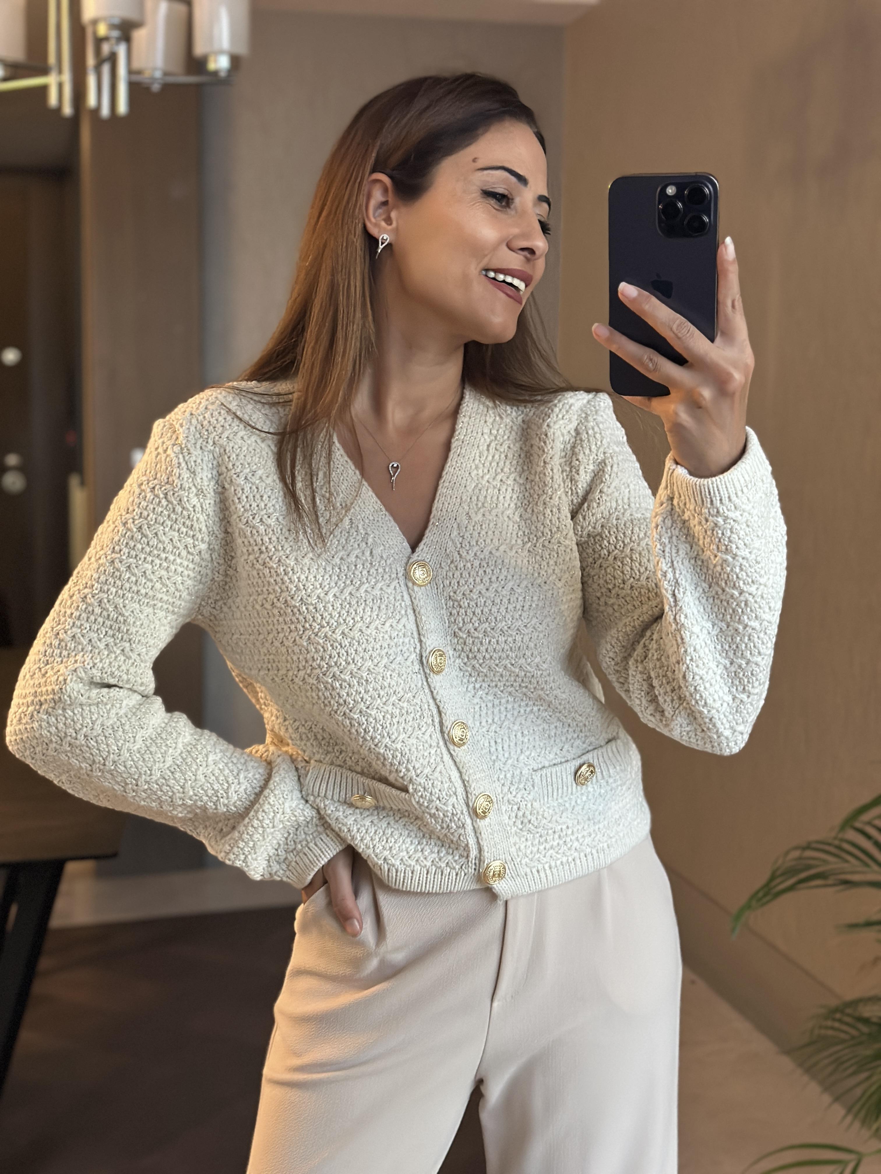 Ekru Cebi Ve Önü Düğmeli Marka Model Kadın Triko Hırka 