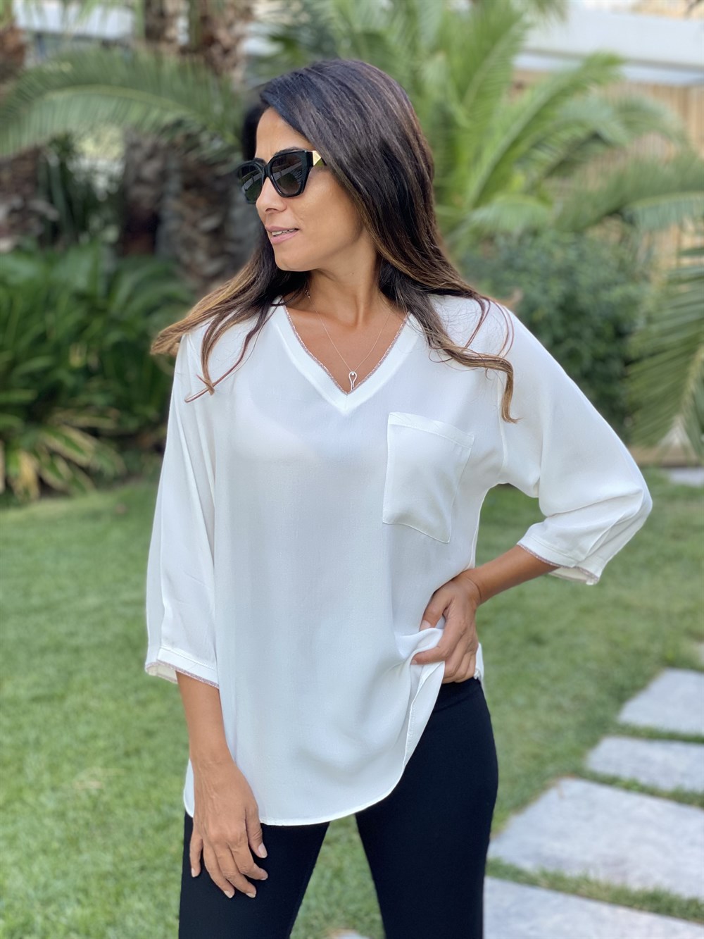 Ekru Cepli V Yaka Sim Detay Kadın Bluz