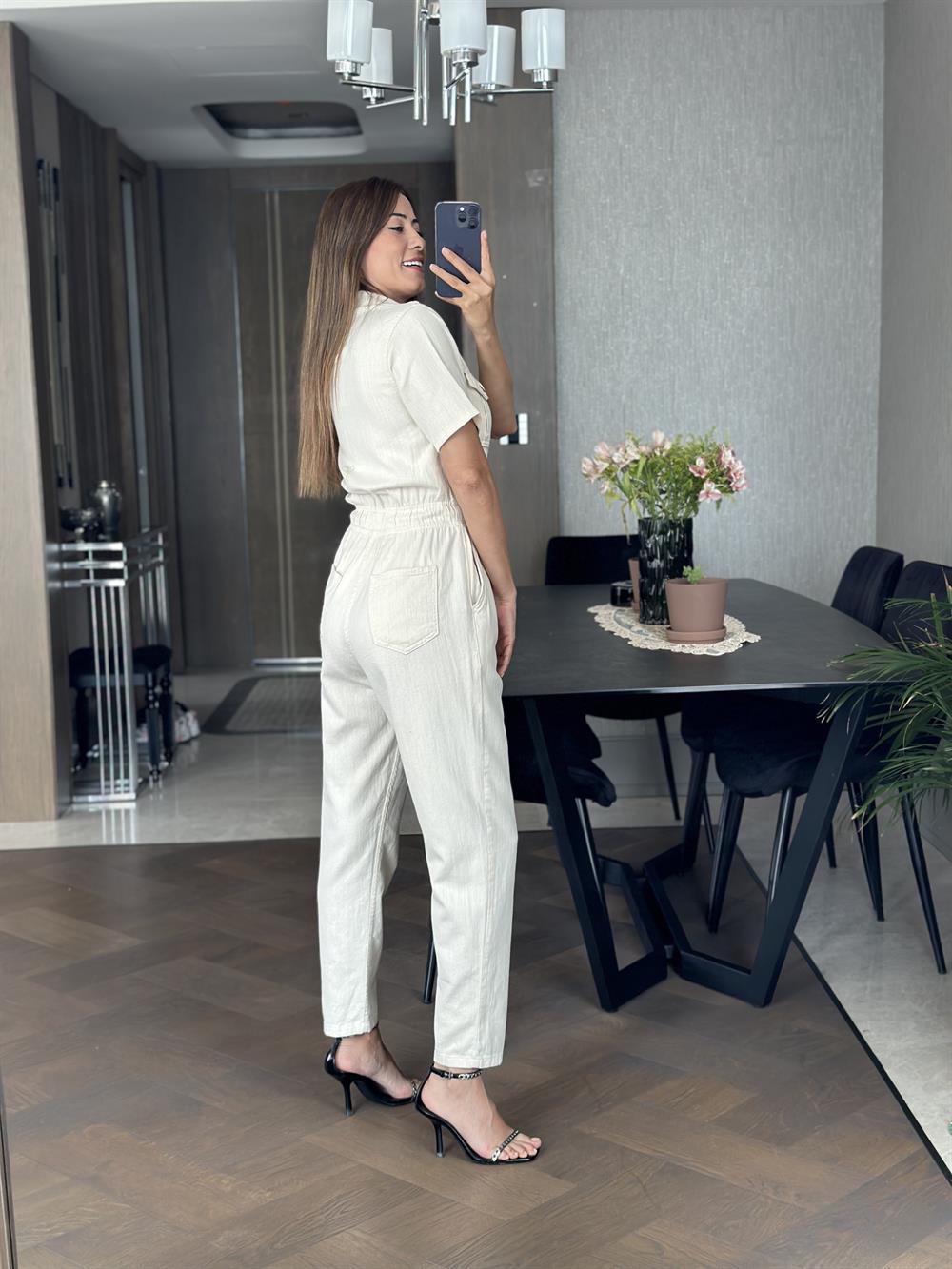 Ekru Gabardin  Kısa Kol Önü Düğmeli Kadın Tulum