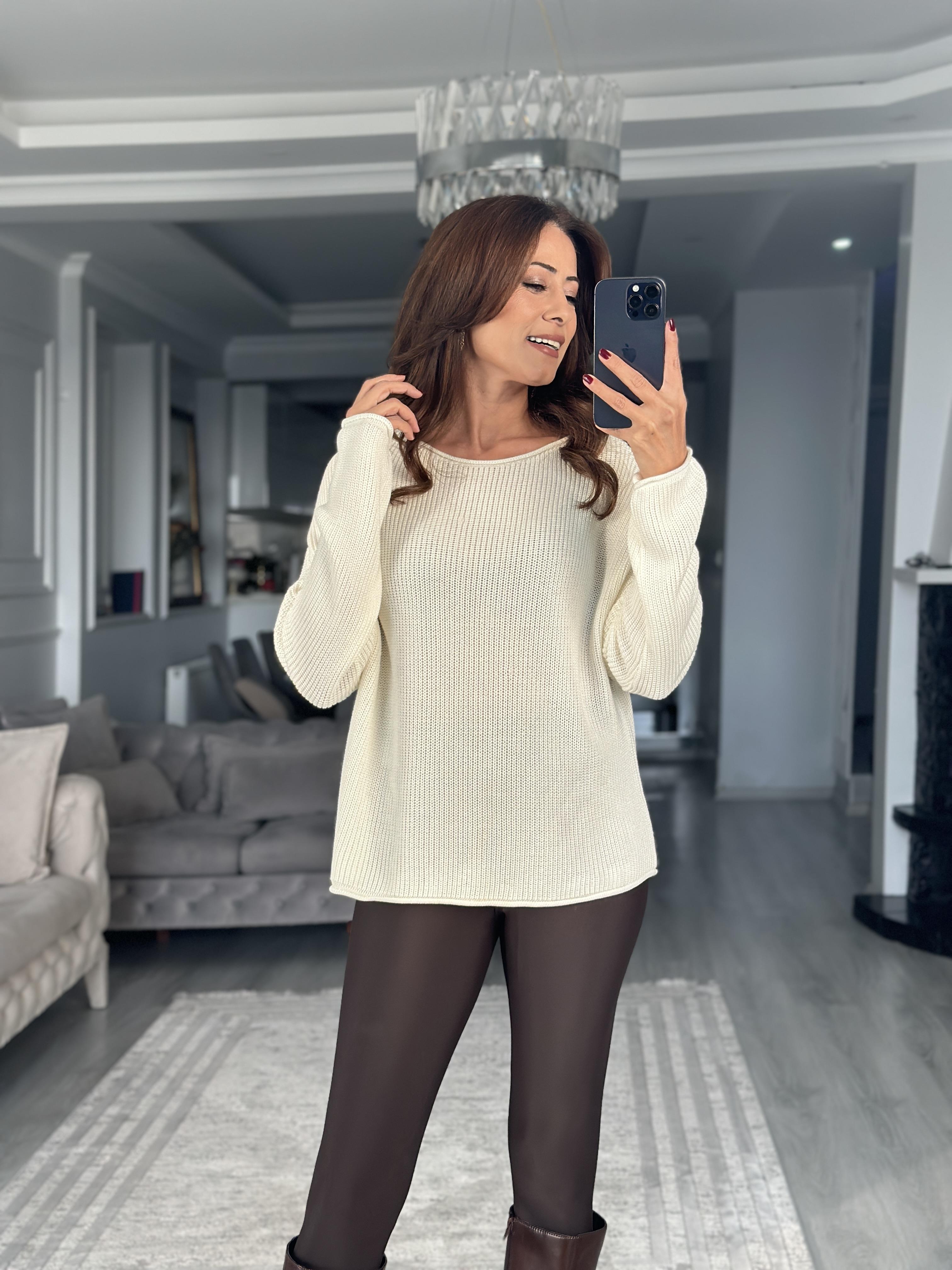 Ekru Kayık Yaka Basic Kadın Triko Kazak